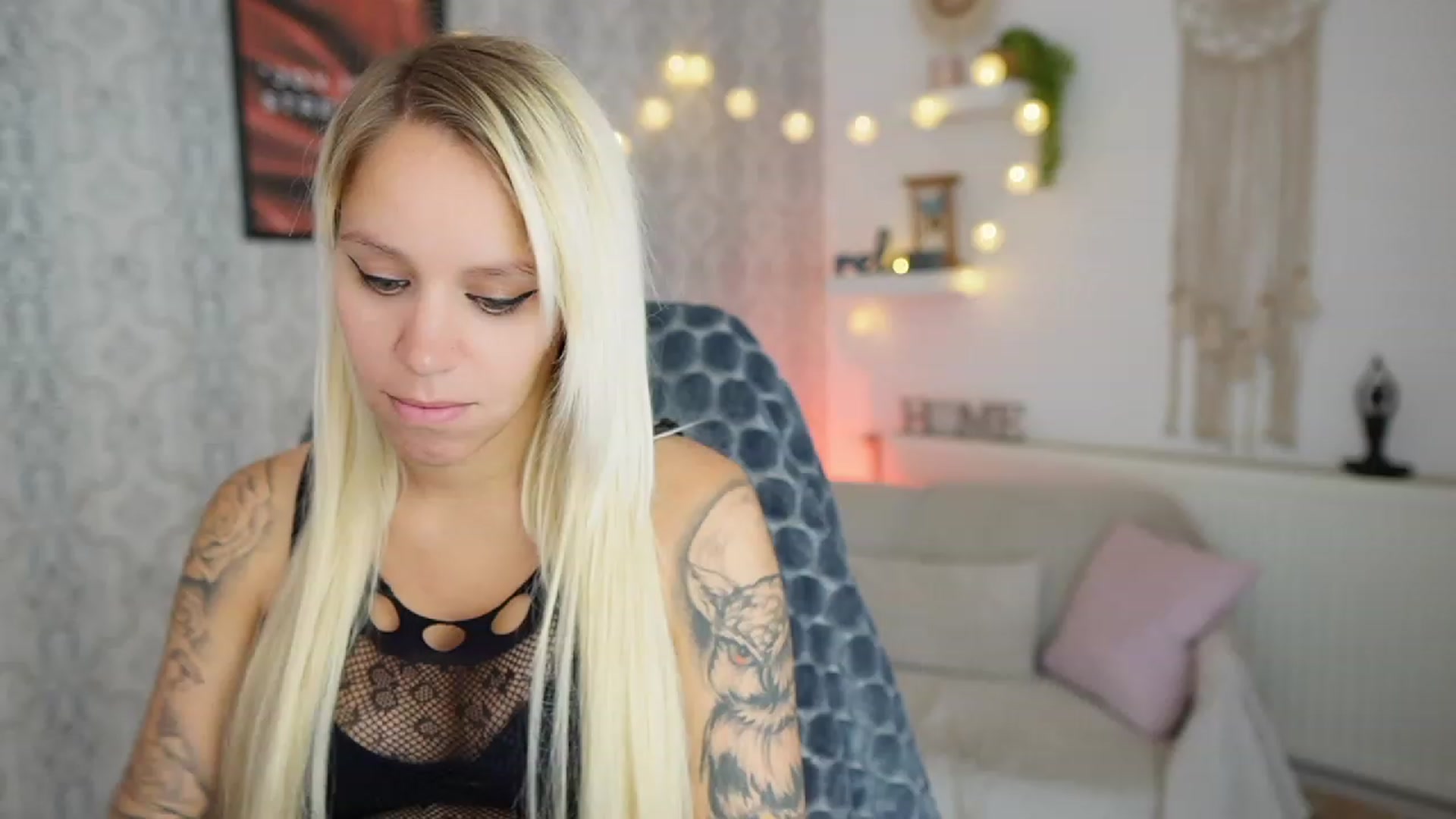 Gallery image thumbnail from Cherry__Blond's myfreecams stream on, 08/18/2023, 09:42 image 1 of 20