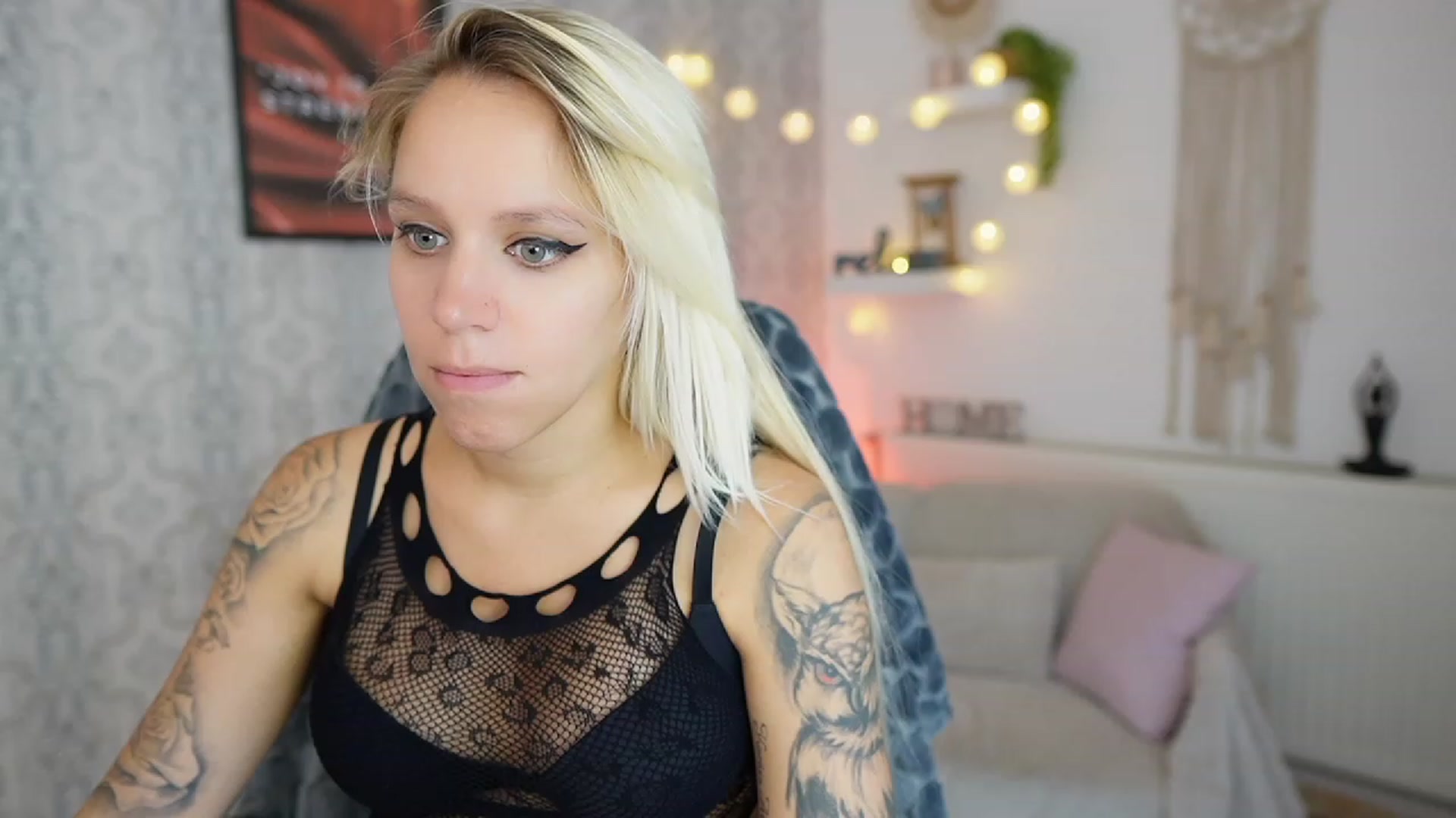 Gallery image thumbnail from Cherry__Blond's myfreecams stream on, 08/18/2023, 11:37 image 7 of 20