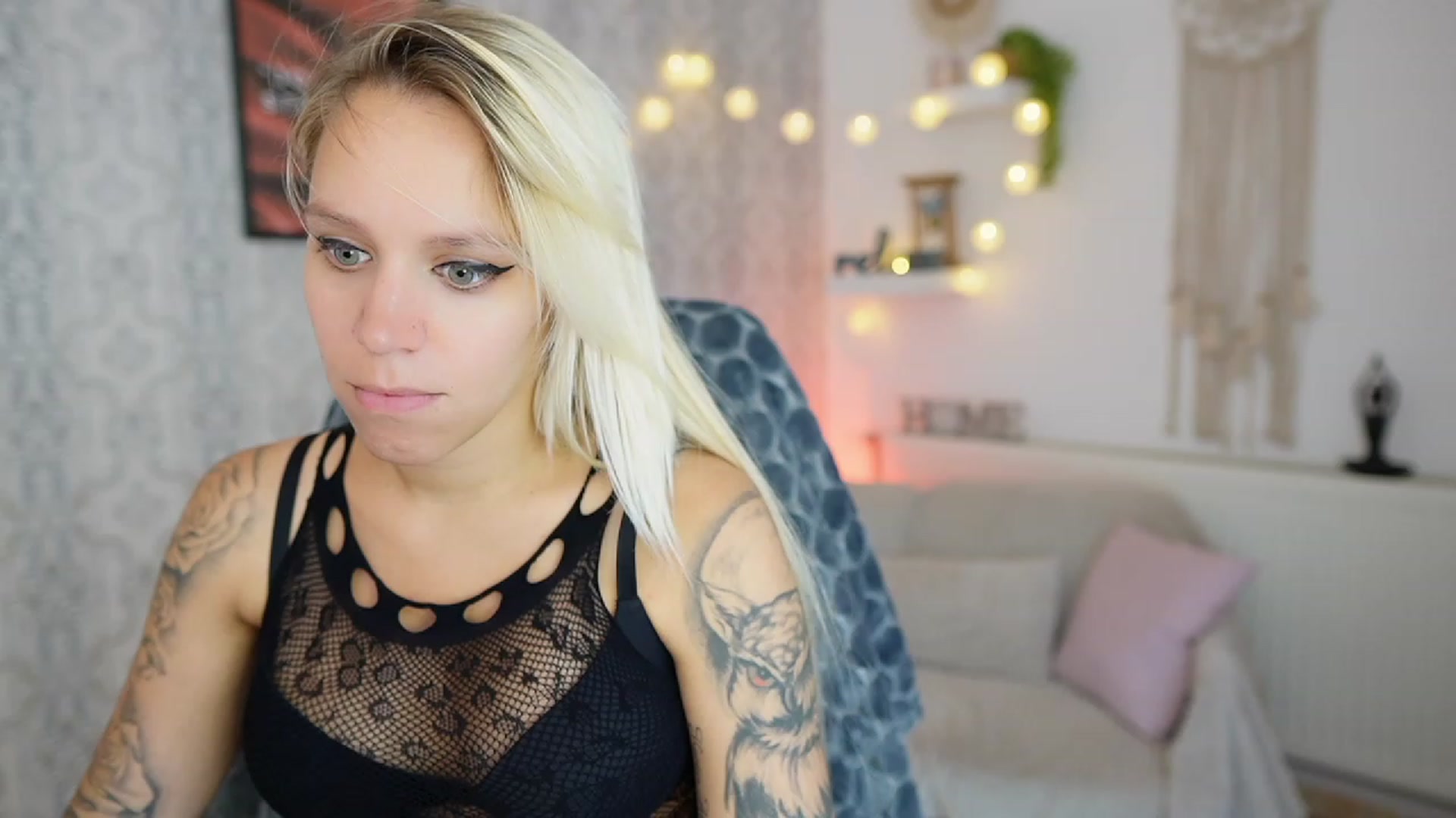 Gallery image thumbnail from Cherry__Blond's myfreecams stream on, 08/18/2023, 11:37 image 8 of 20