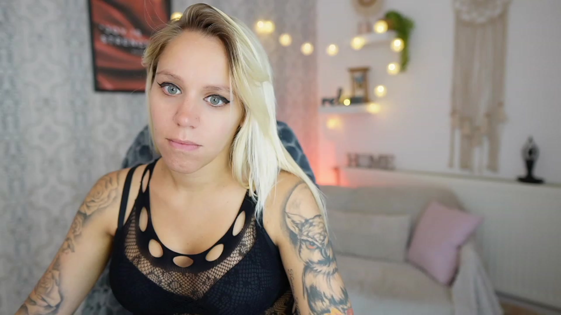 Gallery image thumbnail from Cherry__Blond's myfreecams stream on, 08/18/2023, 12:38 image 3 of 20