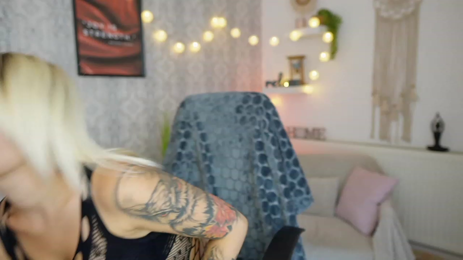 Gallery image thumbnail from Cherry__Blond's myfreecams stream on, 08/18/2023, 12:38 image 2 of 20