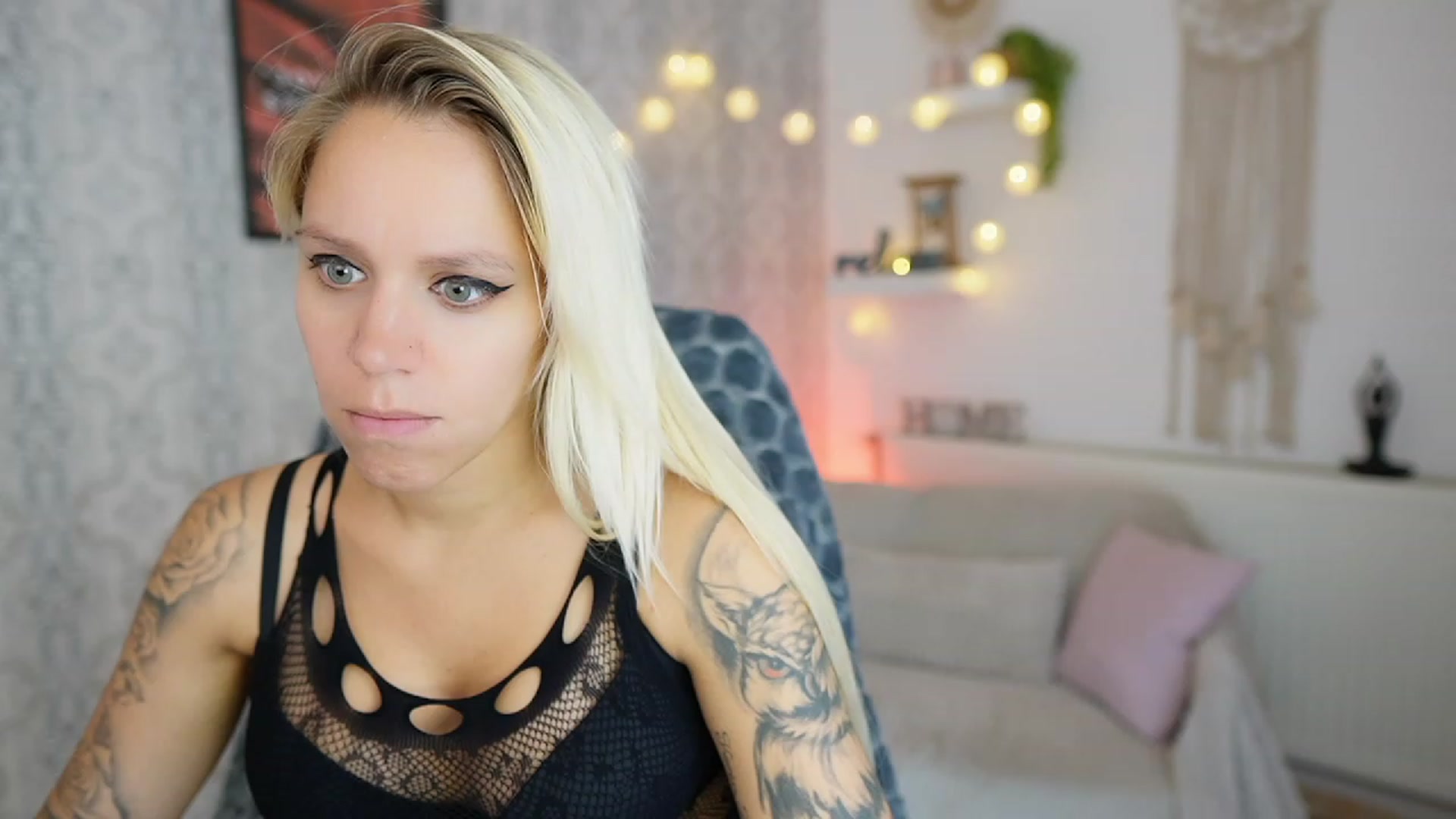 Gallery image thumbnail from Cherry__Blond's myfreecams stream on, 08/18/2023, 12:38 image 5 of 20