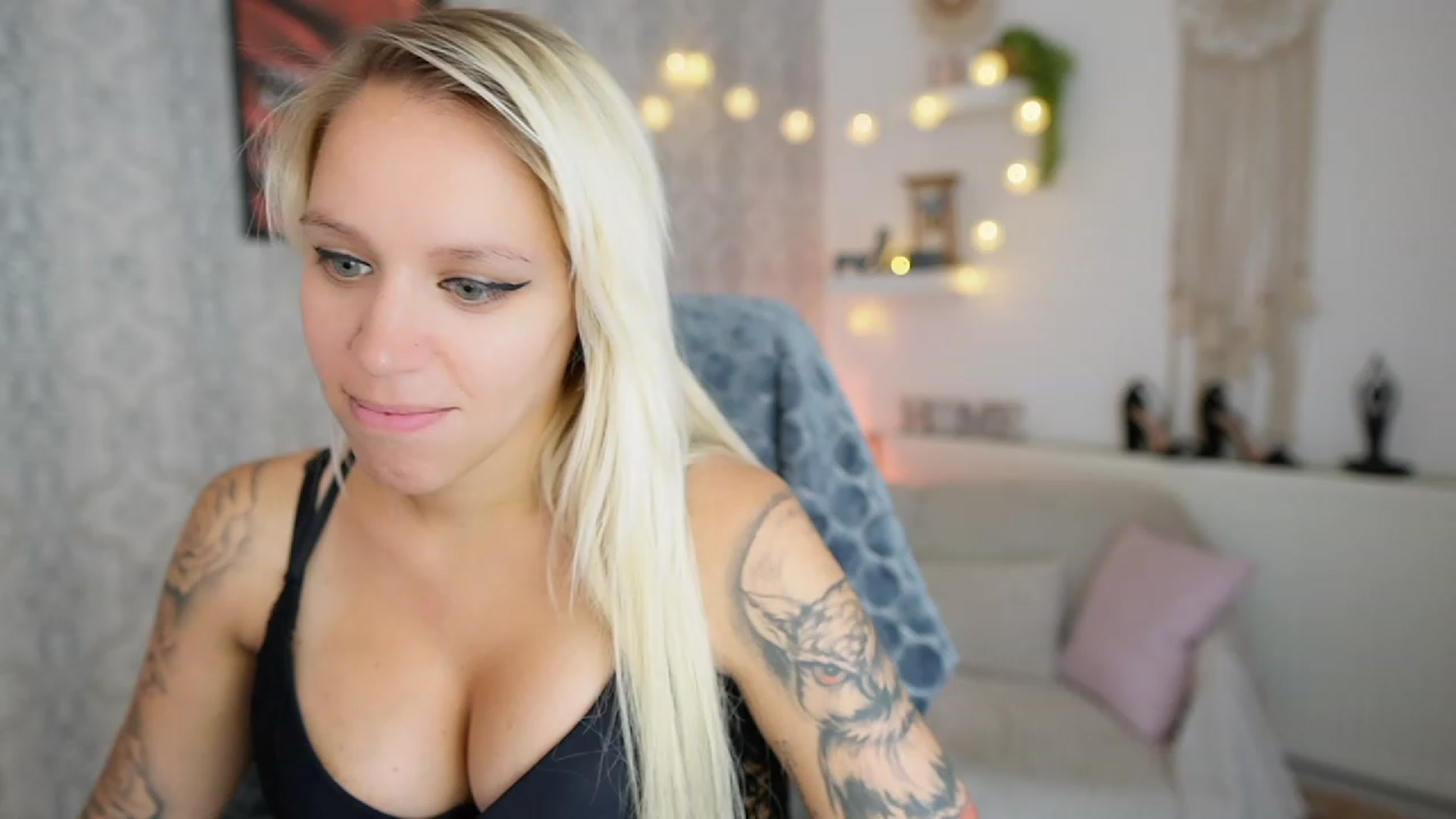 Gallery image thumbnail from Cherry__Blond's myfreecams stream on, 08/19/2023, 11:46 image 9 of 20