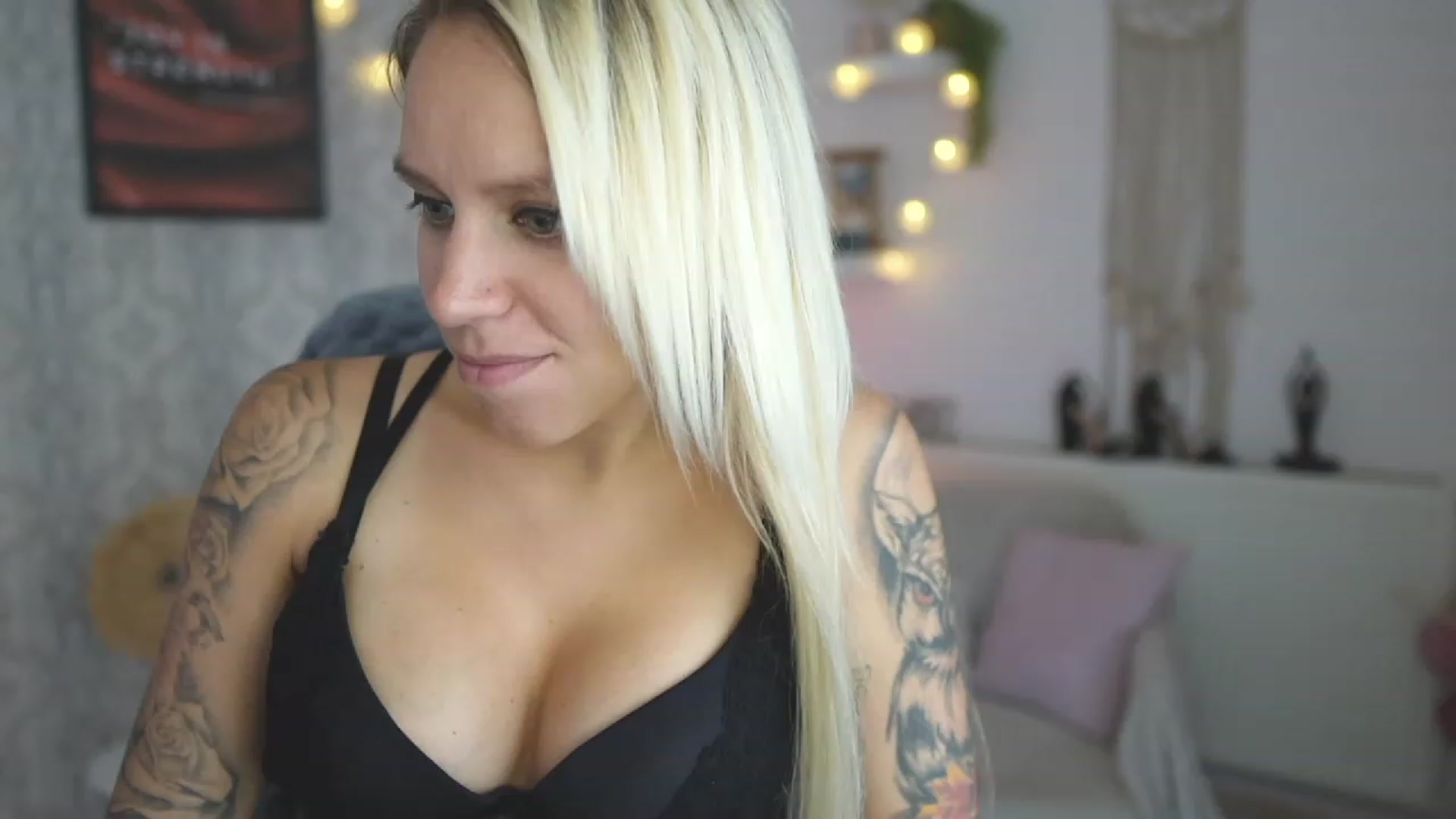 Gallery image thumbnail from Cherry__Blond's myfreecams stream on, 08/25/2023, 12:34 image 18 of 20