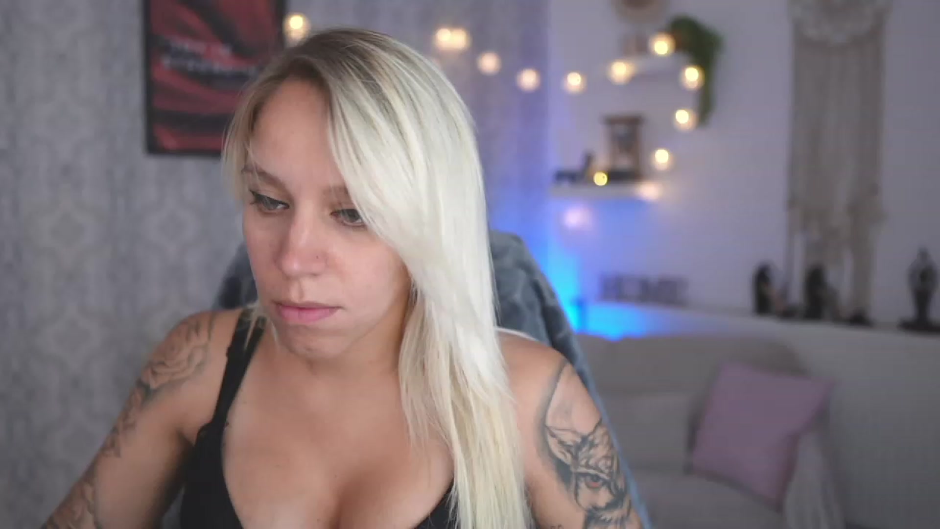 Gallery image thumbnail from Cherry__Blond's myfreecams stream on, 08/27/2023, 10:06 image 14 of 20