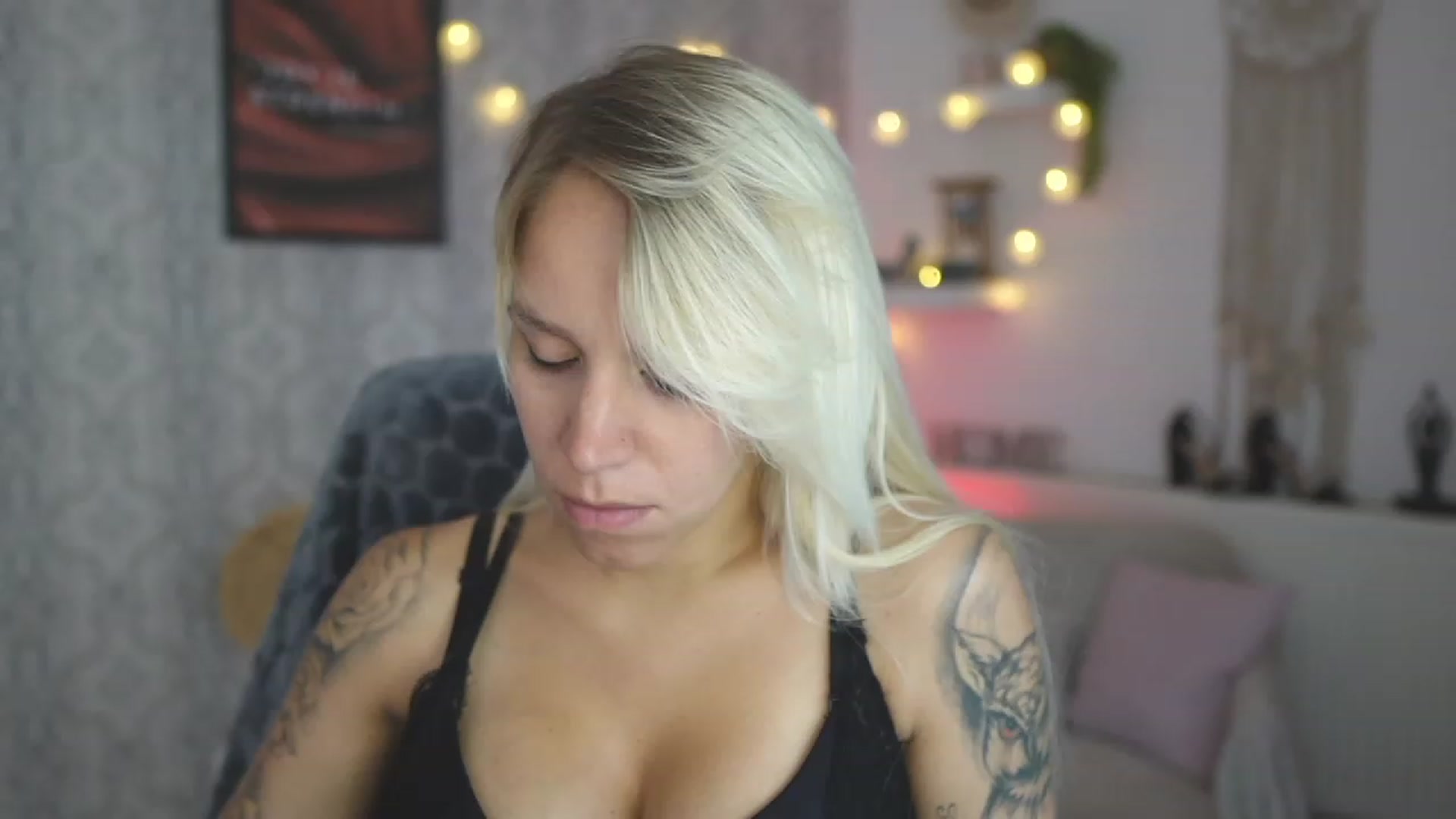 Gallery image thumbnail from Cherry__Blond's myfreecams stream on, 08/27/2023, 10:06 image 19 of 20