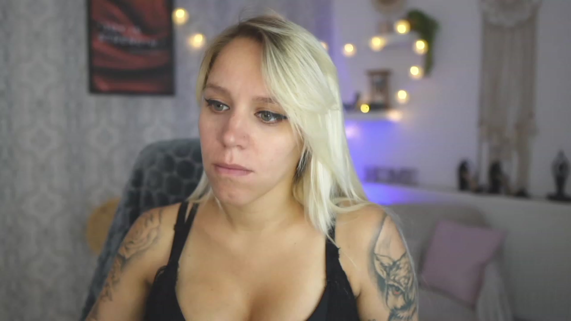 Gallery image thumbnail from Cherry__Blond's myfreecams stream on, 08/27/2023, 10:06 image 18 of 20