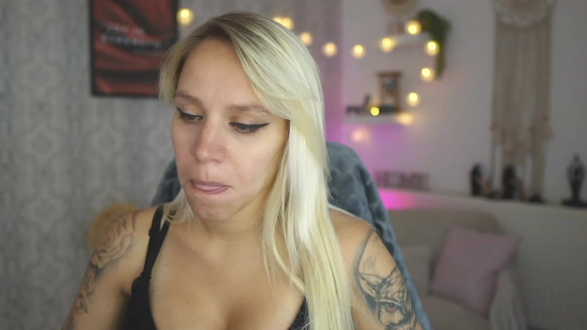 Gallery image thumbnail from Cherry__Blond's myfreecams stream on, 08/27/2023, 10:06 image 13 of 20