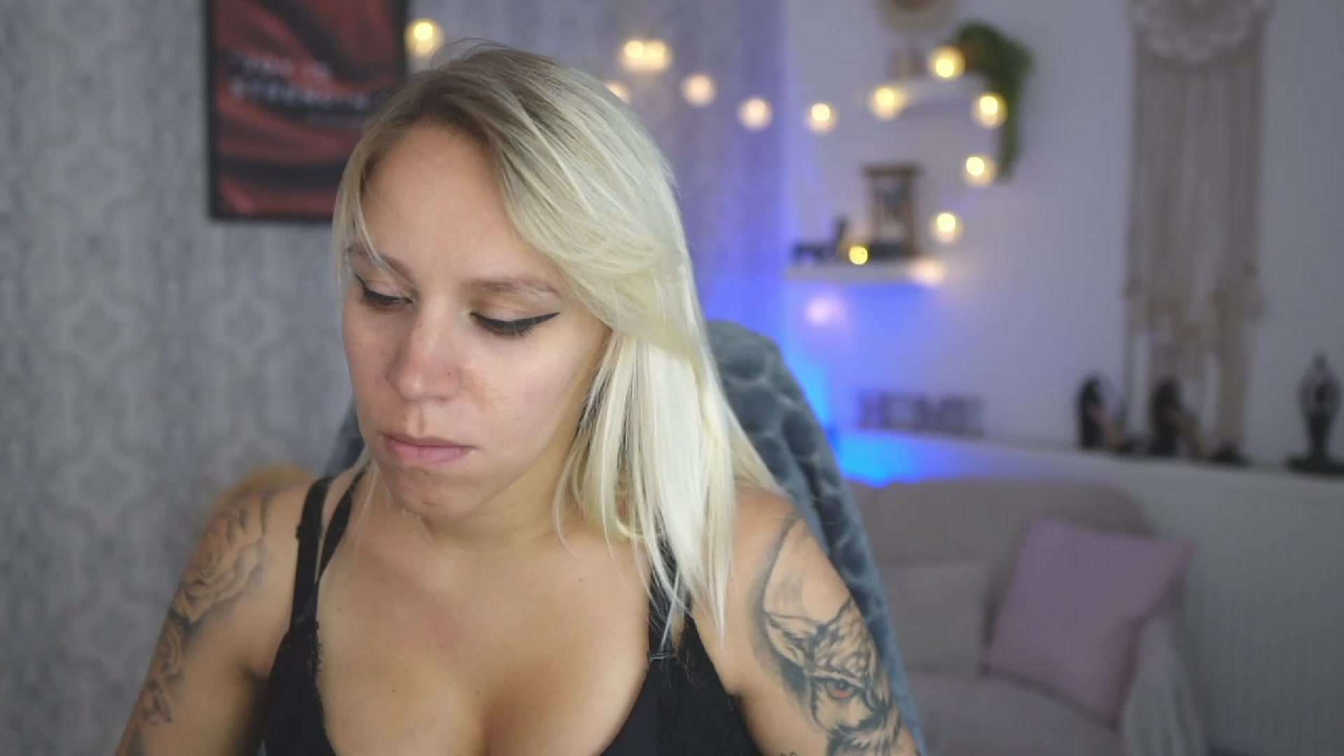 Gallery image thumbnail from Cherry__Blond's myfreecams stream on, 08/27/2023, 11:17 image 7 of 20