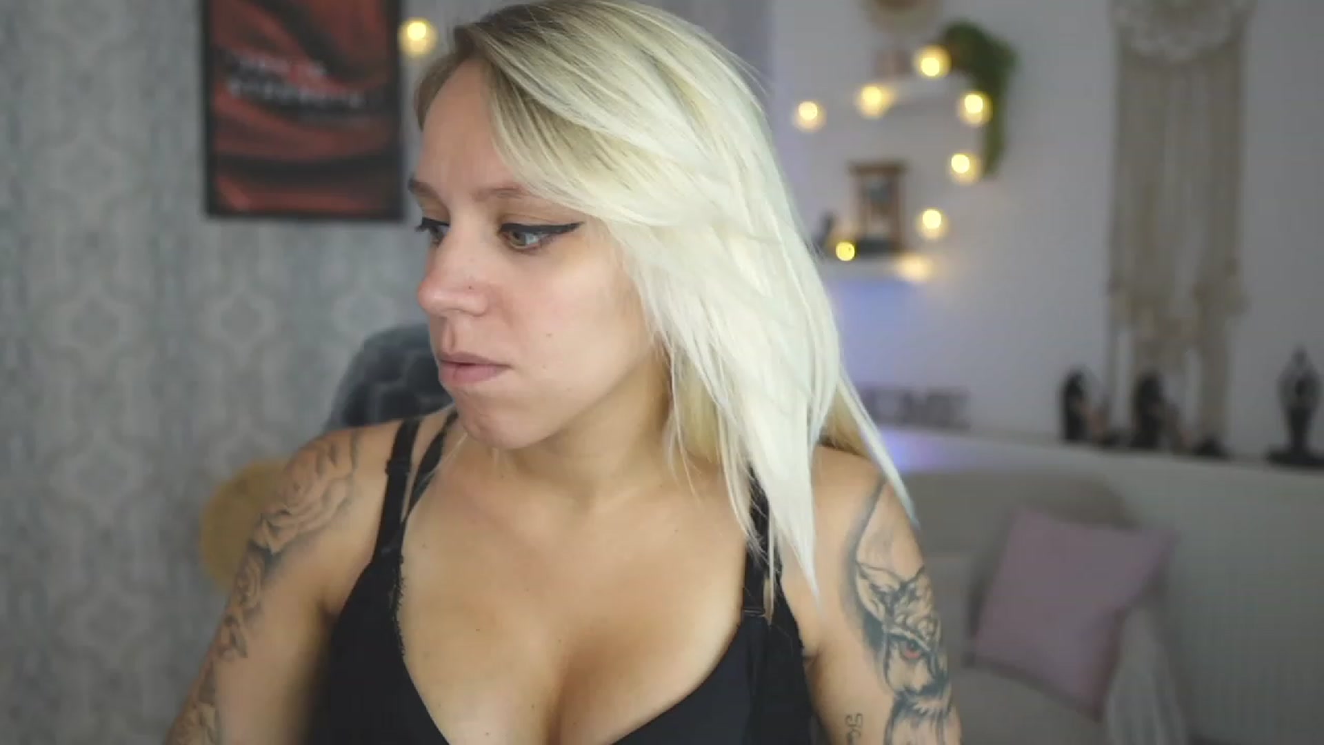 Gallery image thumbnail from Cherry__Blond's myfreecams stream on, 08/27/2023, 11:17 image 5 of 20