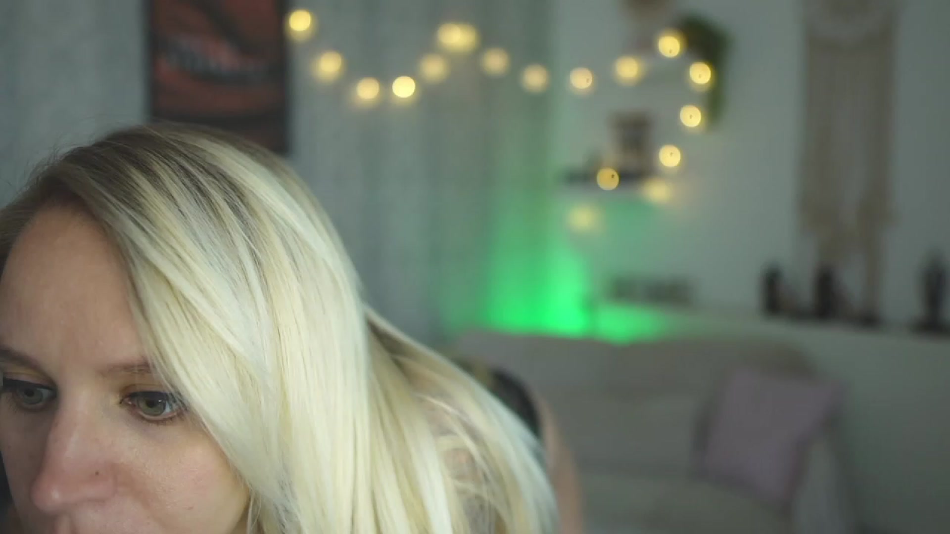 Gallery image thumbnail from Cherry__Blond's myfreecams stream on, 08/27/2023, 11:17 image 16 of 20