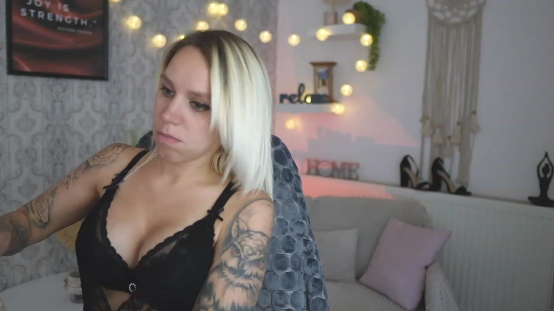 Gallery image thumbnail from Cherry__Blond's myfreecams stream on, 08/31/2023, 12:36 image 13 of 20