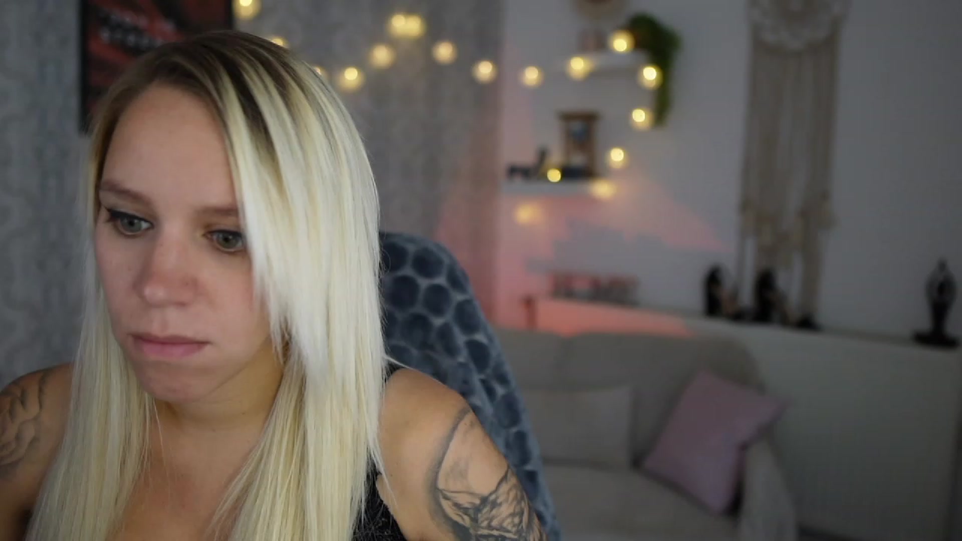 Gallery image thumbnail from Cherry__Blond's myfreecams stream on, 09/01/2023, 09:34 image 7 of 20