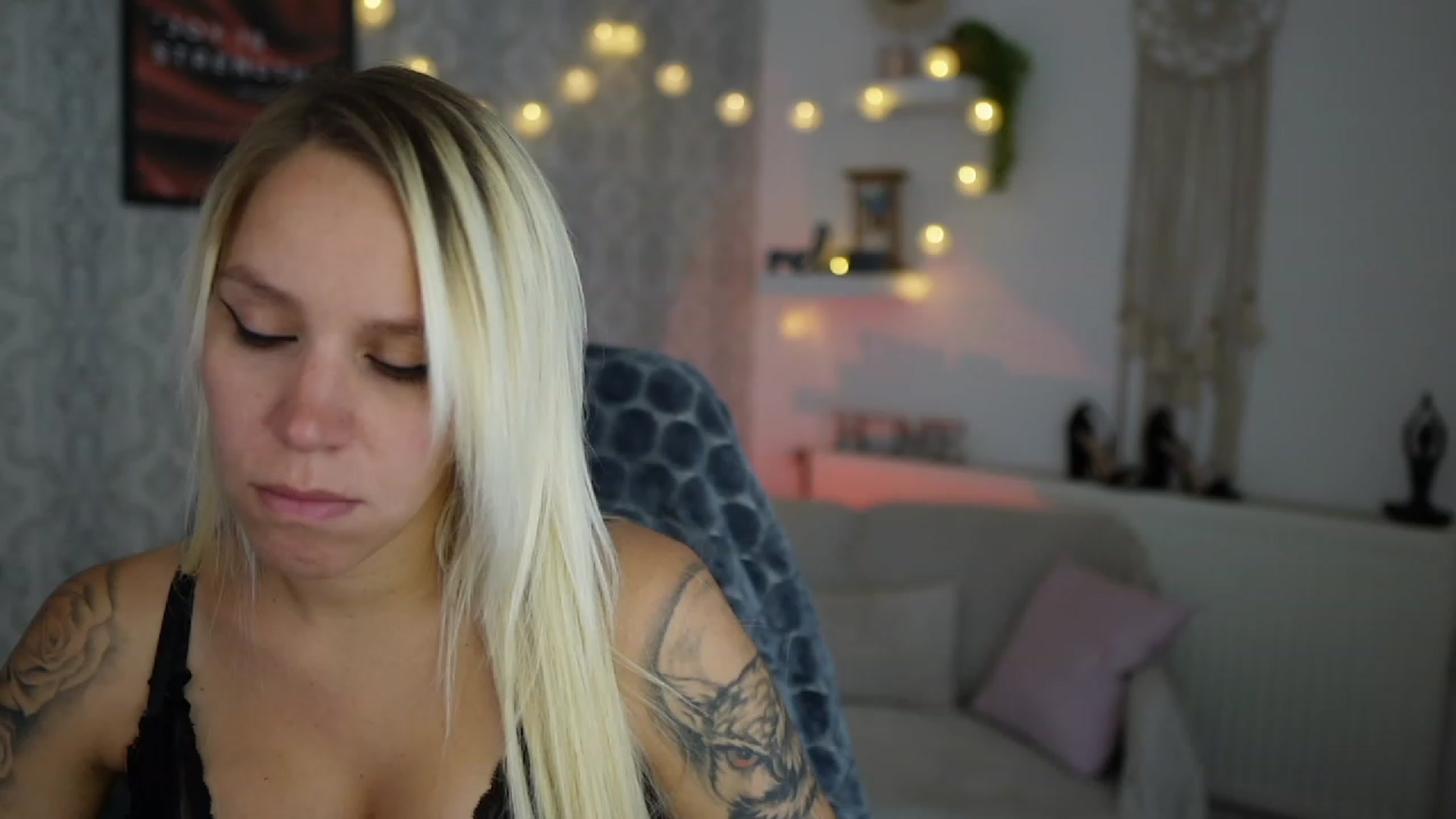 Gallery image thumbnail from Cherry__Blond's myfreecams stream on, 09/01/2023, 09:34 image 17 of 20
