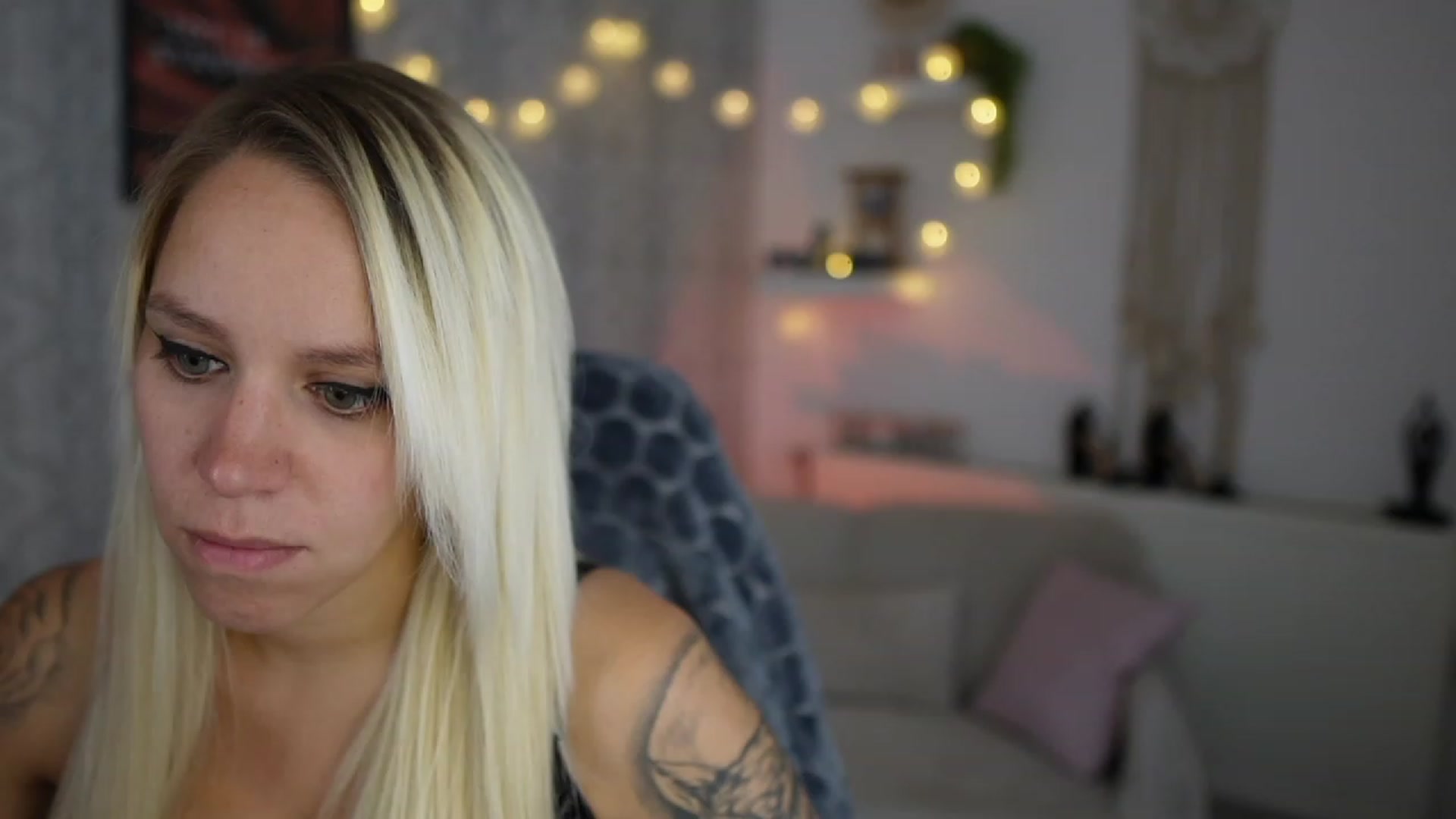 Gallery image thumbnail from Cherry__Blond's myfreecams stream on, 09/01/2023, 09:34 image 8 of 20