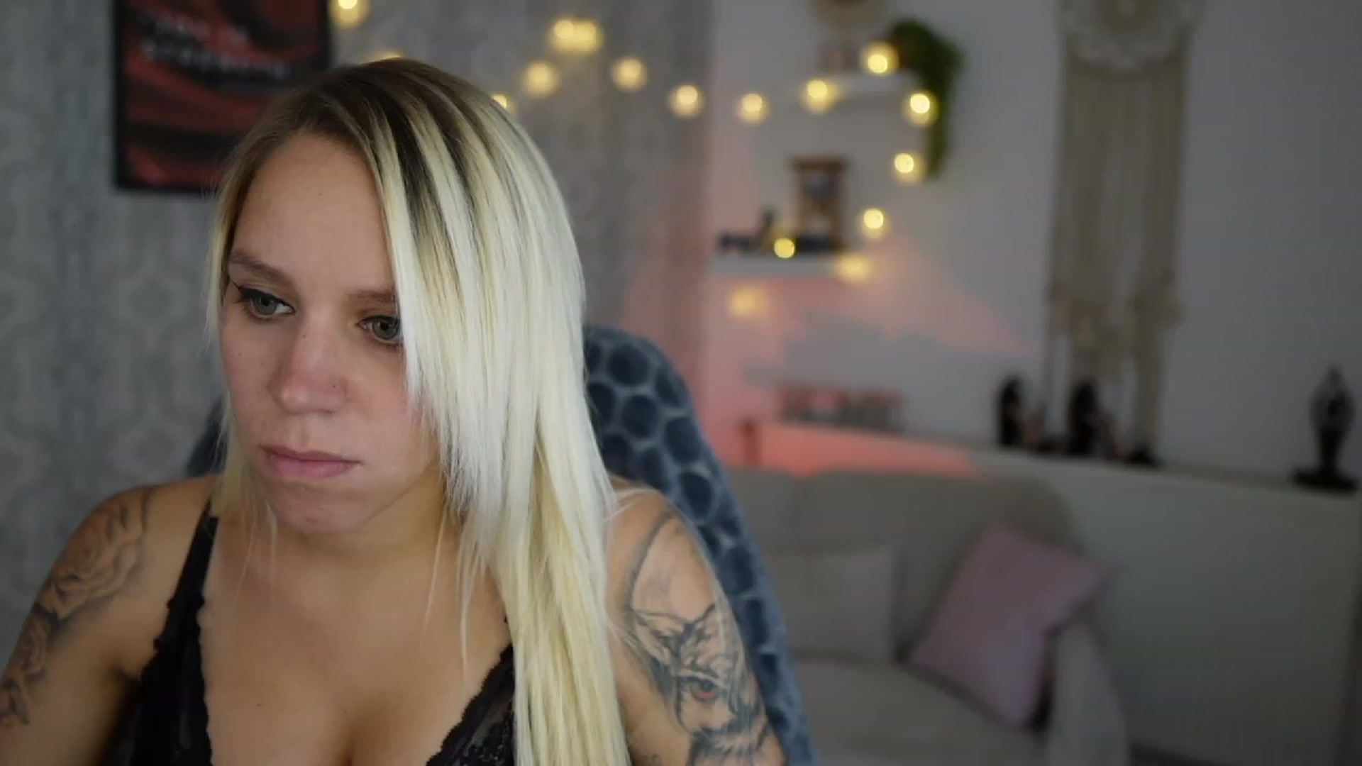 Gallery image thumbnail from Cherry__Blond's myfreecams stream on, 09/01/2023, 09:34 image 14 of 20