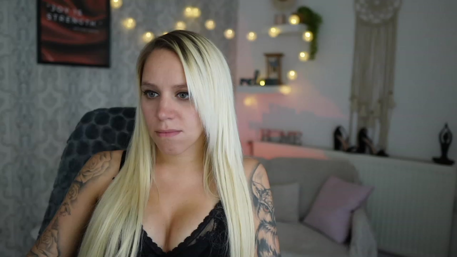 Gallery image thumbnail from Cherry__Blond's myfreecams stream on, 09/01/2023, 12:17 image 16 of 20