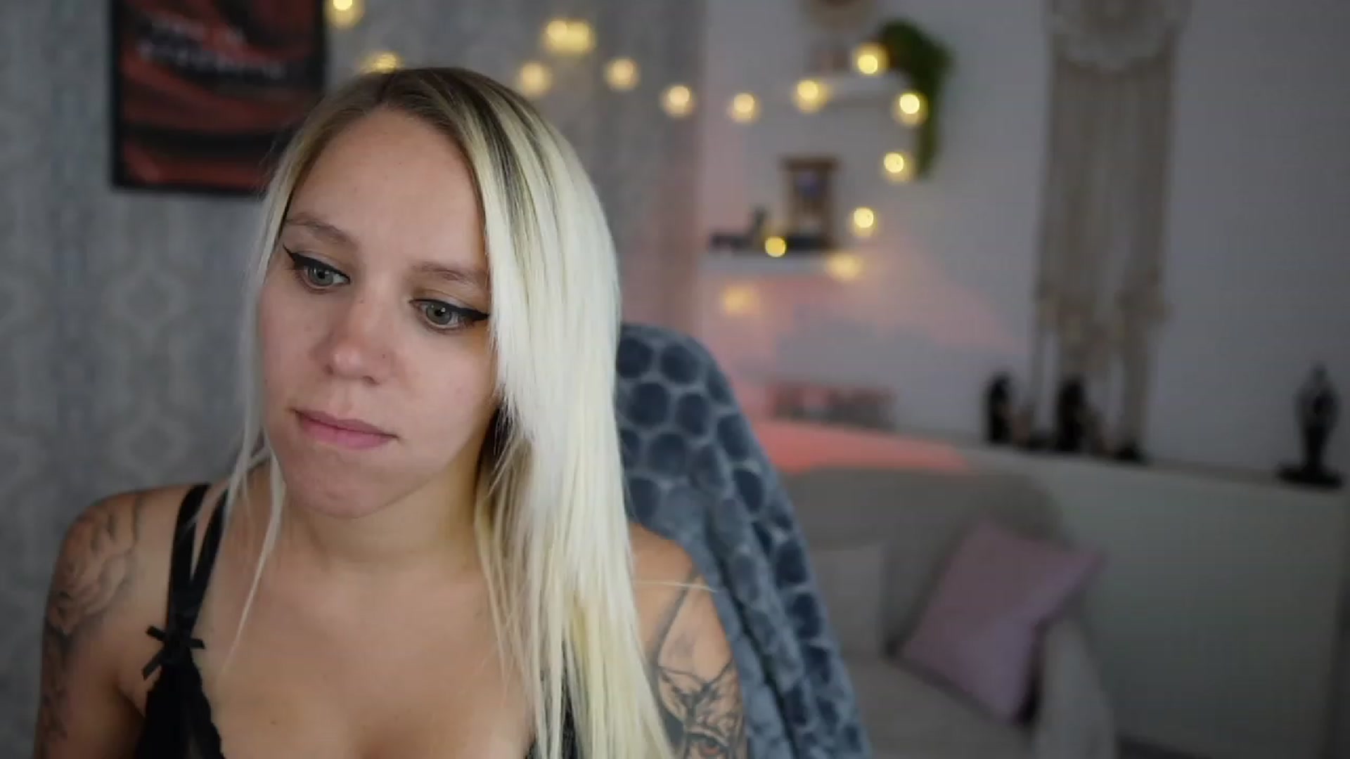 Gallery image thumbnail from Cherry__Blond's myfreecams stream on, 09/01/2023, 12:17 image 2 of 20