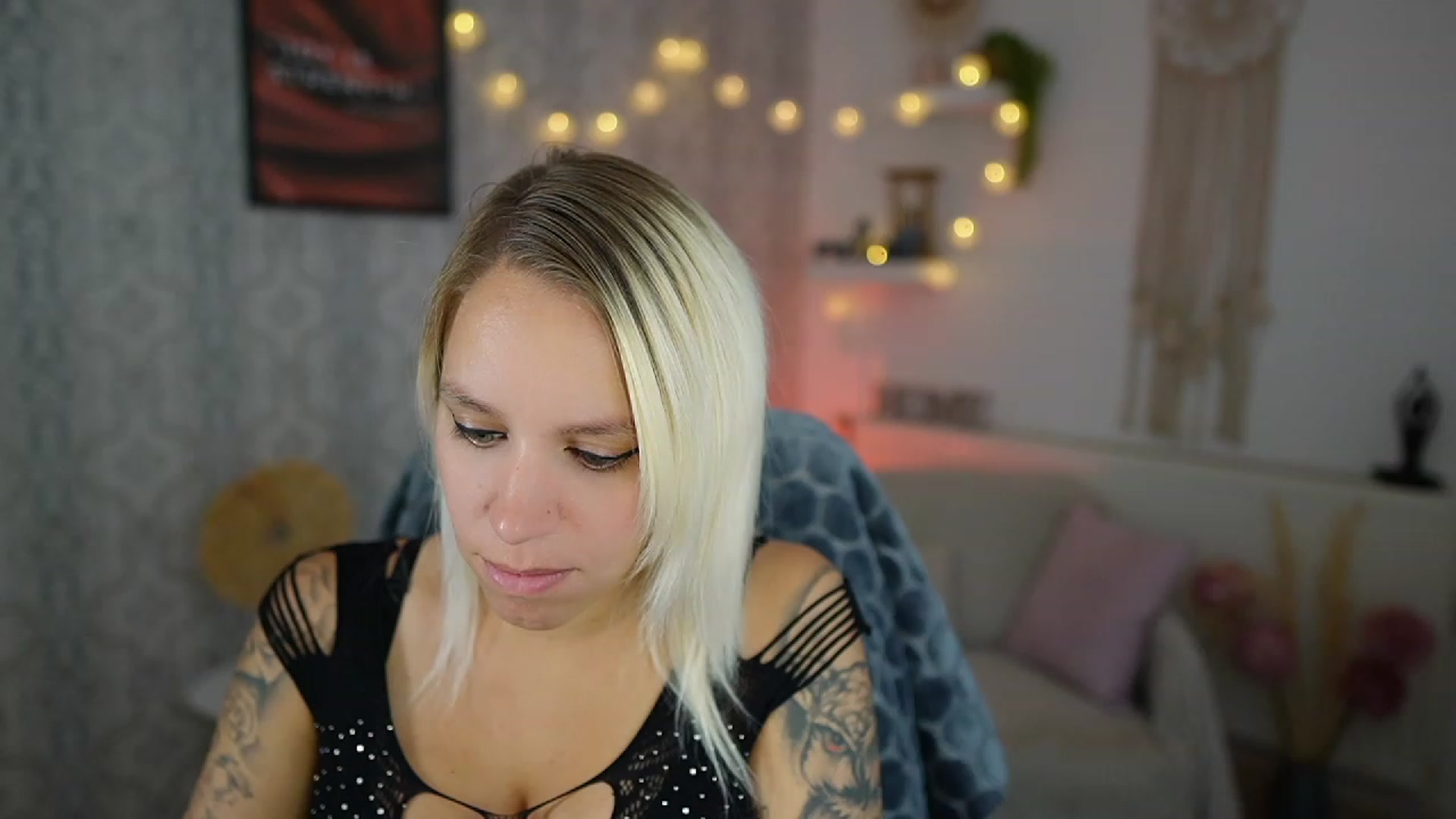 Gallery image thumbnail from Cherry__Blond's myfreecams stream on, 09/13/2023, 09:01 image 12 of 20