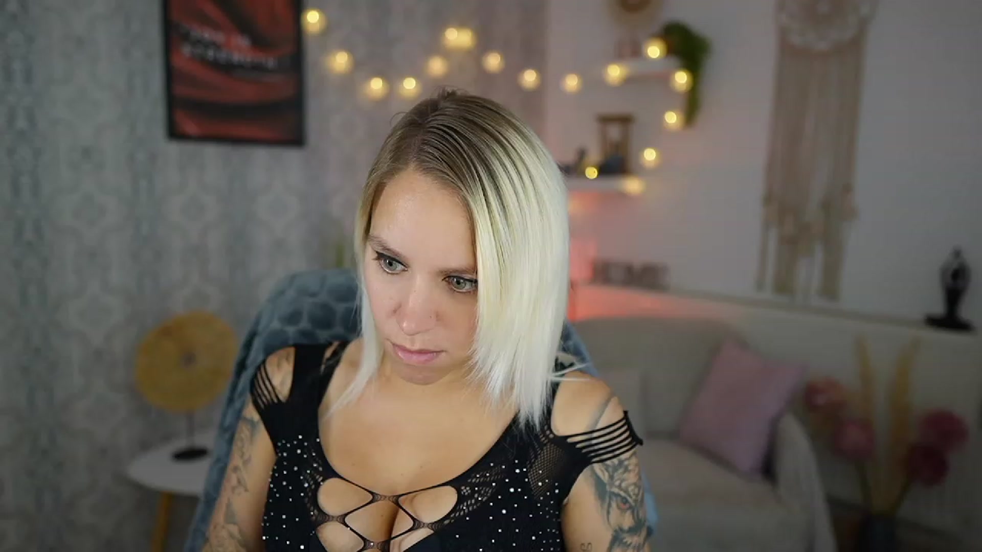 Gallery image thumbnail from Cherry__Blond's myfreecams stream on, 09/13/2023, 09:01 image 6 of 20