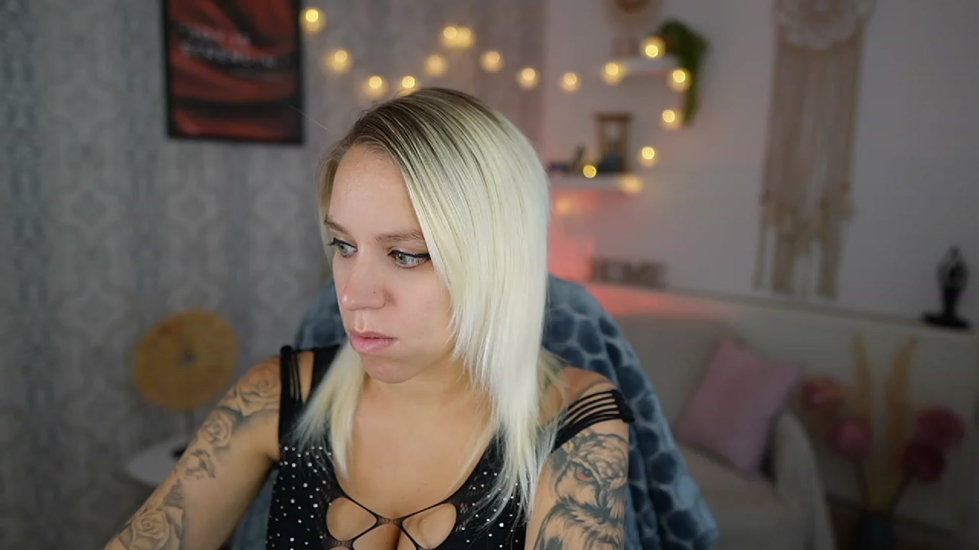 Gallery image thumbnail from Cherry__Blond's myfreecams stream on, 09/13/2023, 09:01 image 1 of 20