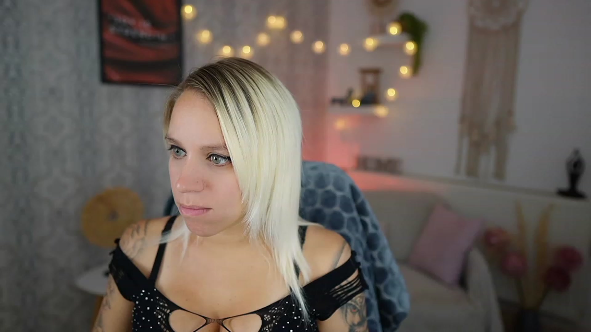 Gallery image thumbnail from Cherry__Blond's myfreecams stream on, 09/13/2023, 09:01 image 17 of 20