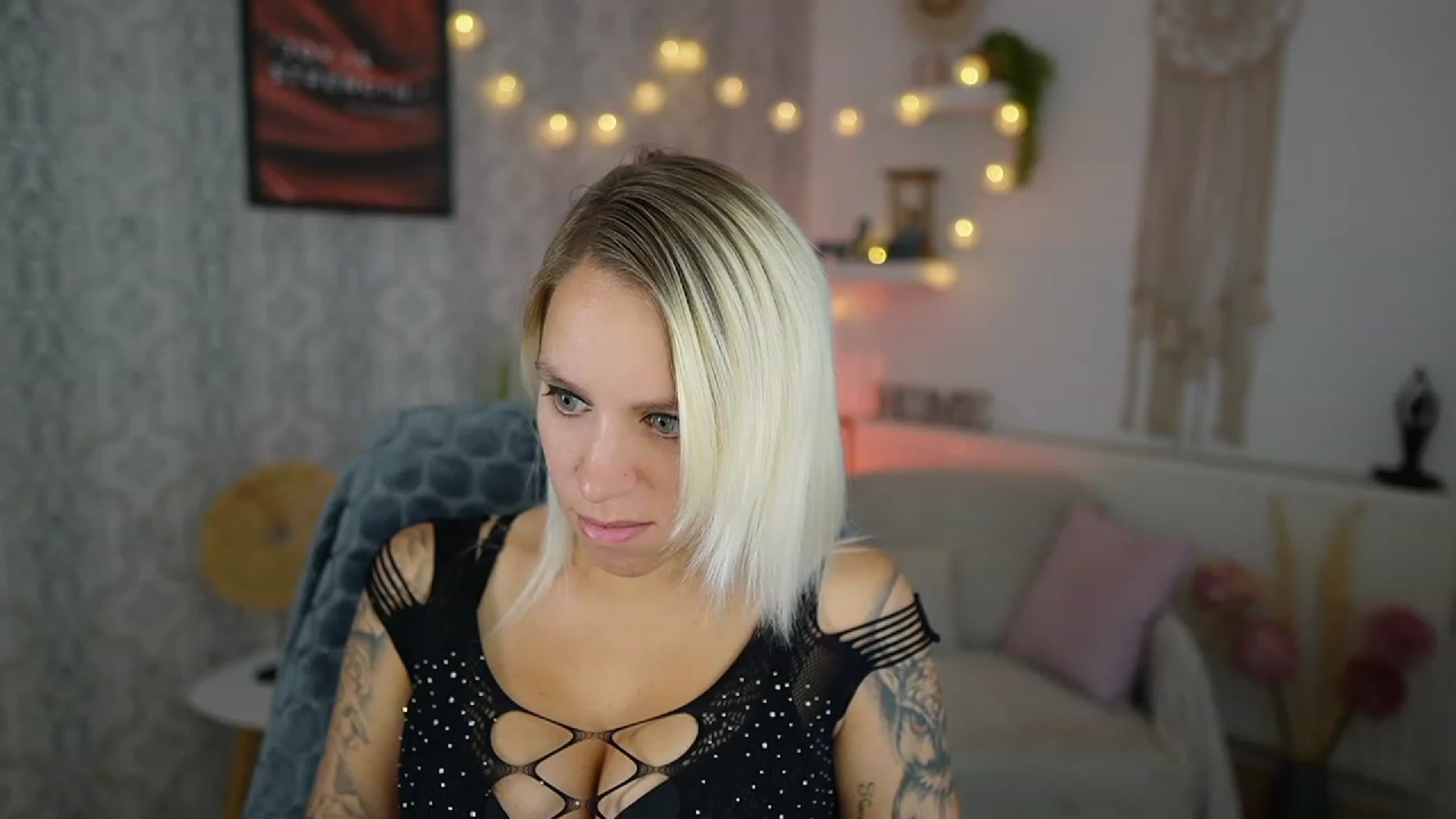 Gallery image thumbnail from Cherry__Blond's myfreecams stream on, 09/13/2023, 09:01 image 8 of 20