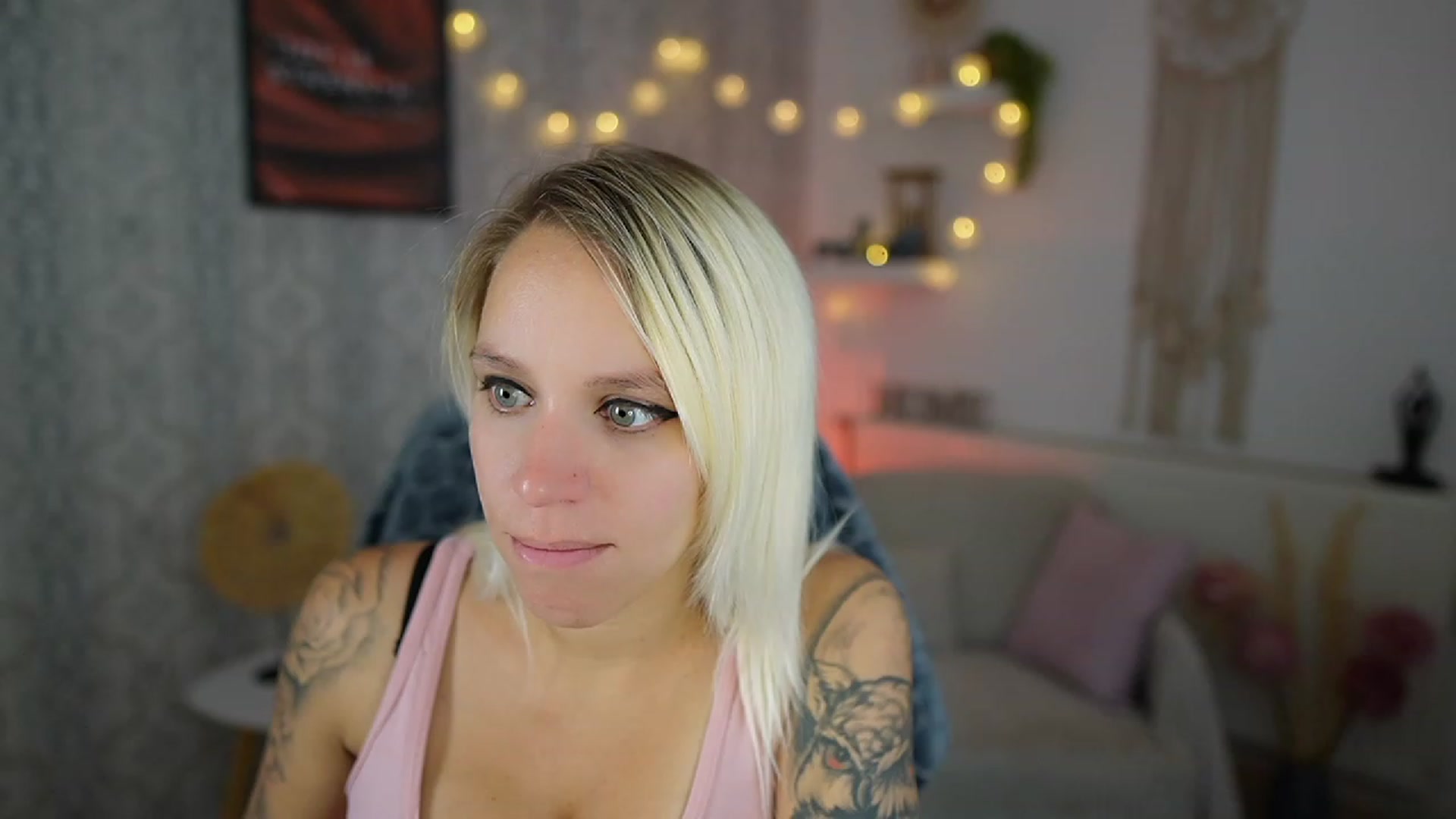 Gallery image thumbnail from Cherry__Blond's myfreecams stream on, 09/13/2023, 09:57 image 17 of 20