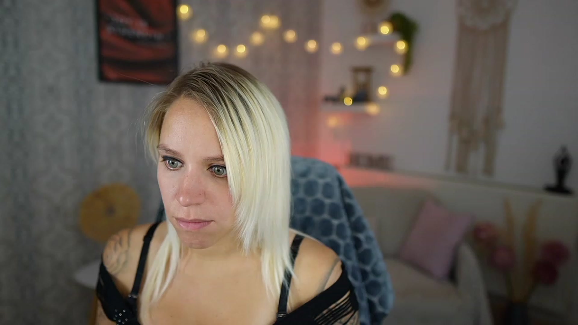 Gallery image thumbnail from Cherry__Blond's myfreecams stream on, 09/13/2023, 09:57 image 4 of 20