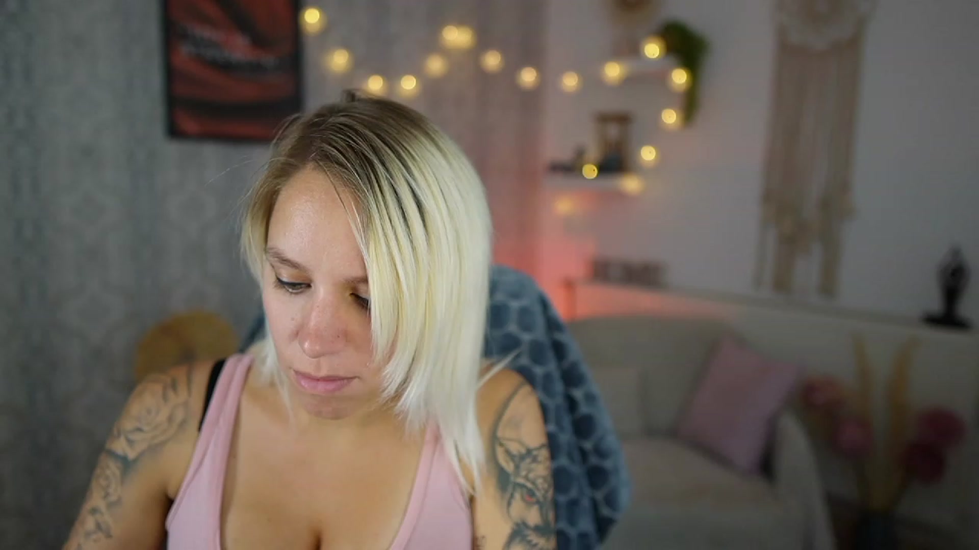 Gallery image thumbnail from Cherry__Blond's myfreecams stream on, 09/13/2023, 09:57 image 16 of 20