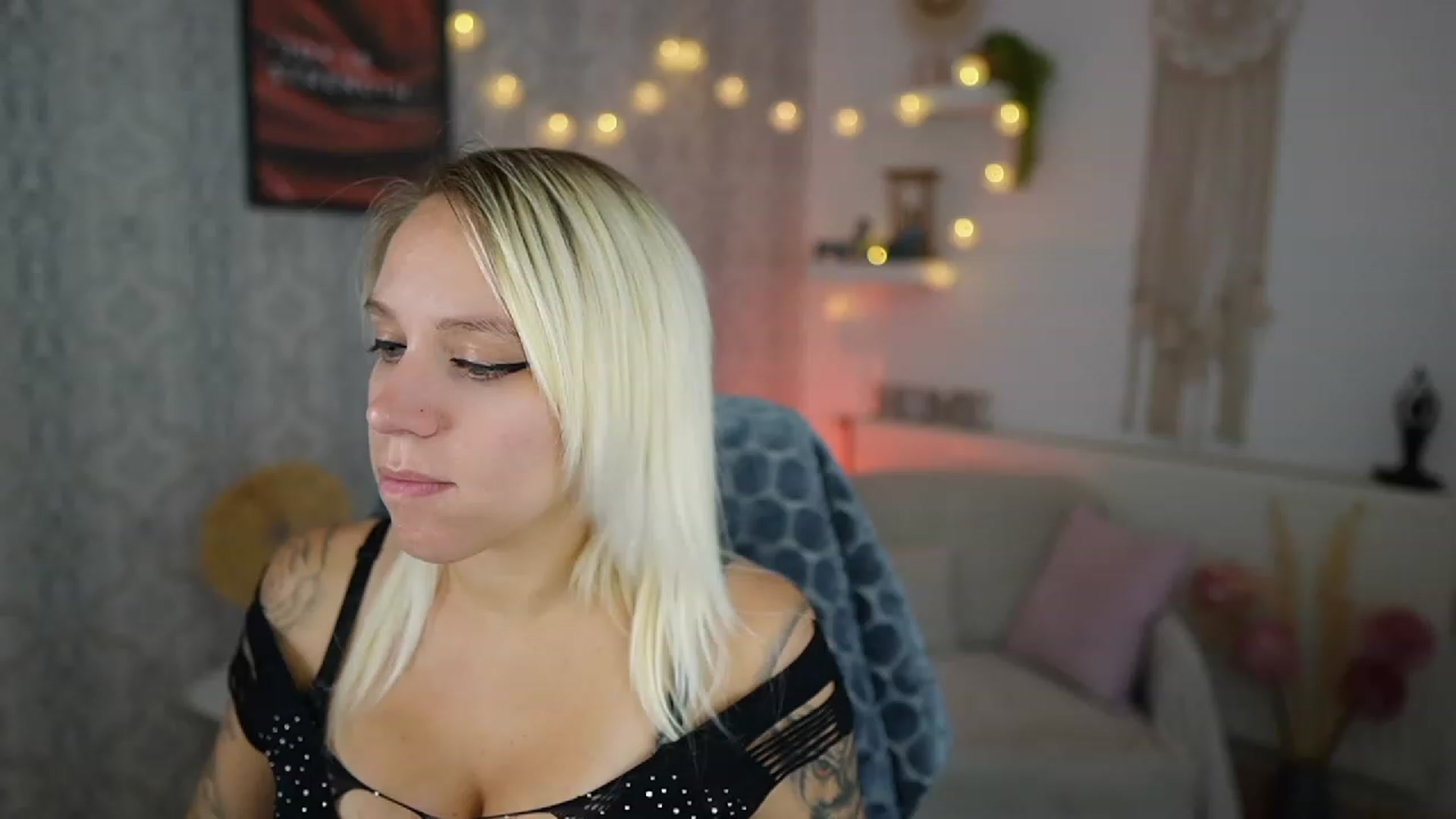 Gallery image thumbnail from Cherry__Blond's myfreecams stream on, 09/13/2023, 09:57 image 8 of 20