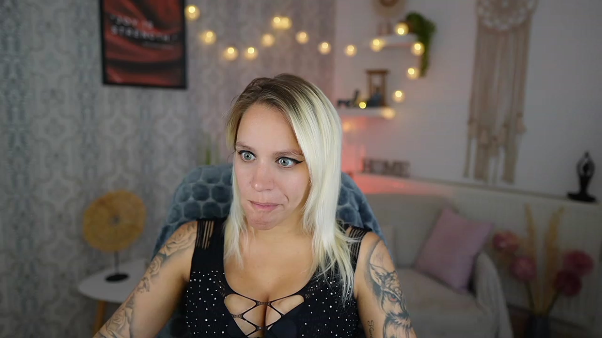 Gallery image thumbnail from Cherry__Blond's myfreecams stream on, 09/13/2023, 11:03 image 10 of 20