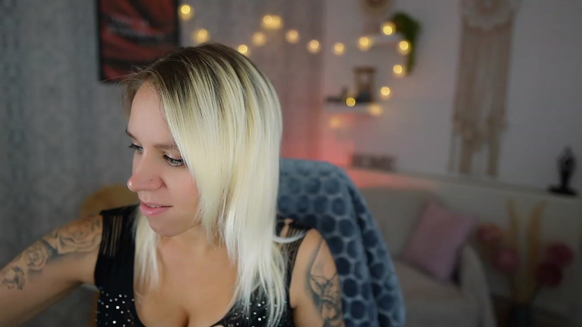 Gallery image thumbnail from Cherry__Blond's myfreecams stream on, 09/13/2023, 11:03 image 5 of 20