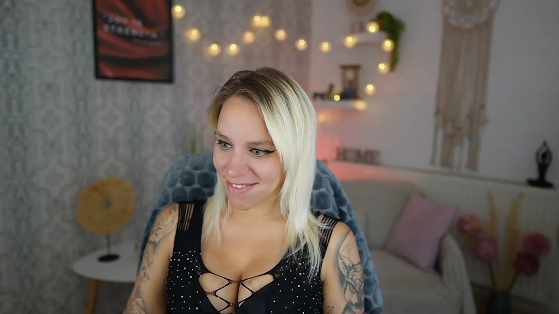 Gallery image thumbnail from Cherry__Blond's myfreecams stream on, 09/13/2023, 11:03 image 9 of 20
