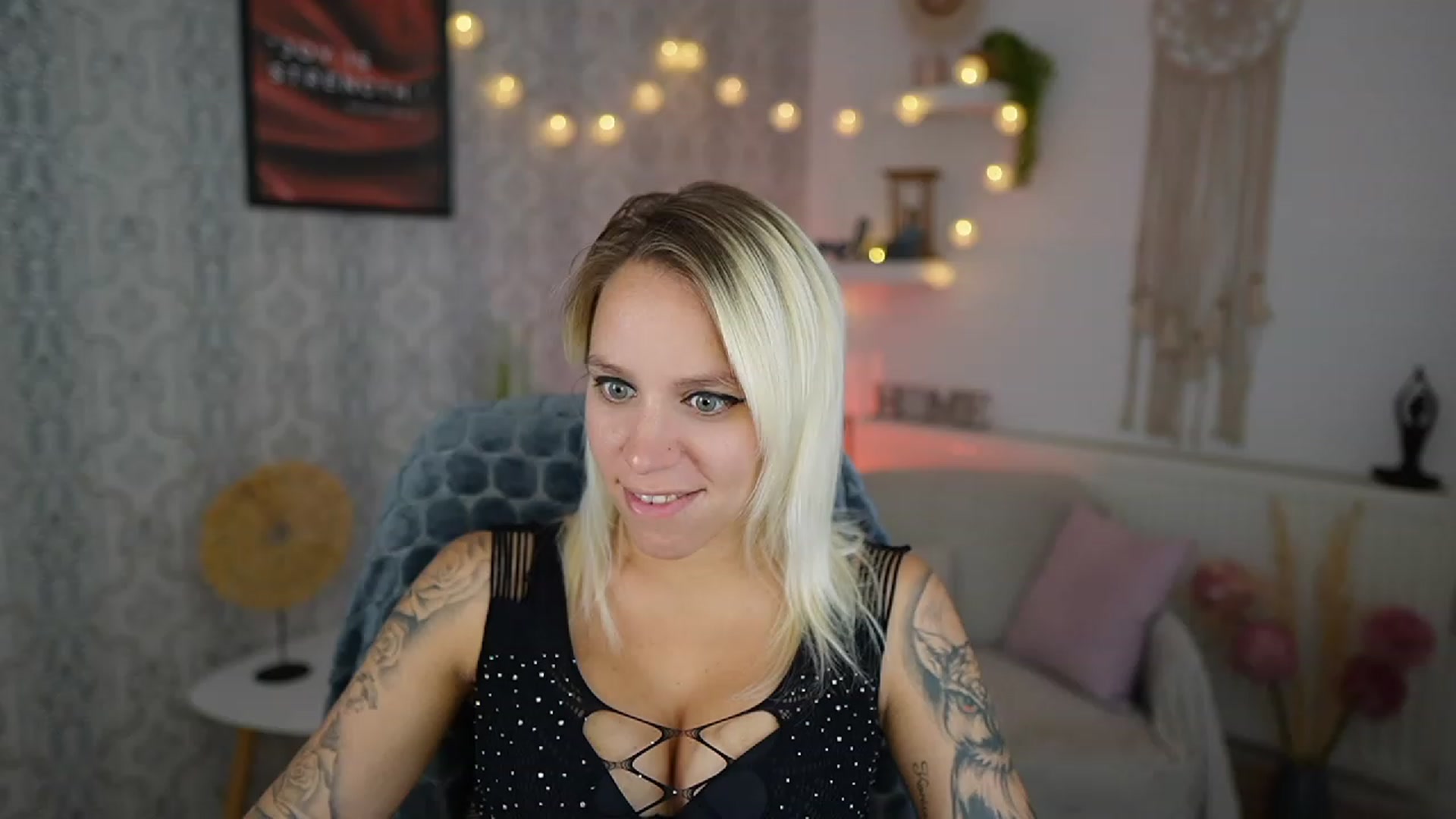 Gallery image thumbnail from Cherry__Blond's myfreecams stream on, 09/13/2023, 11:03 image 14 of 20