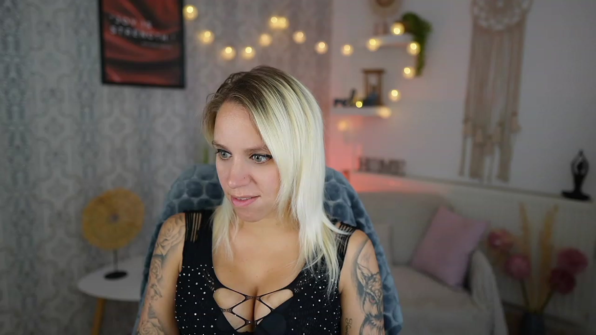 Gallery image thumbnail from Cherry__Blond's myfreecams stream on, 09/13/2023, 11:03 image 7 of 20