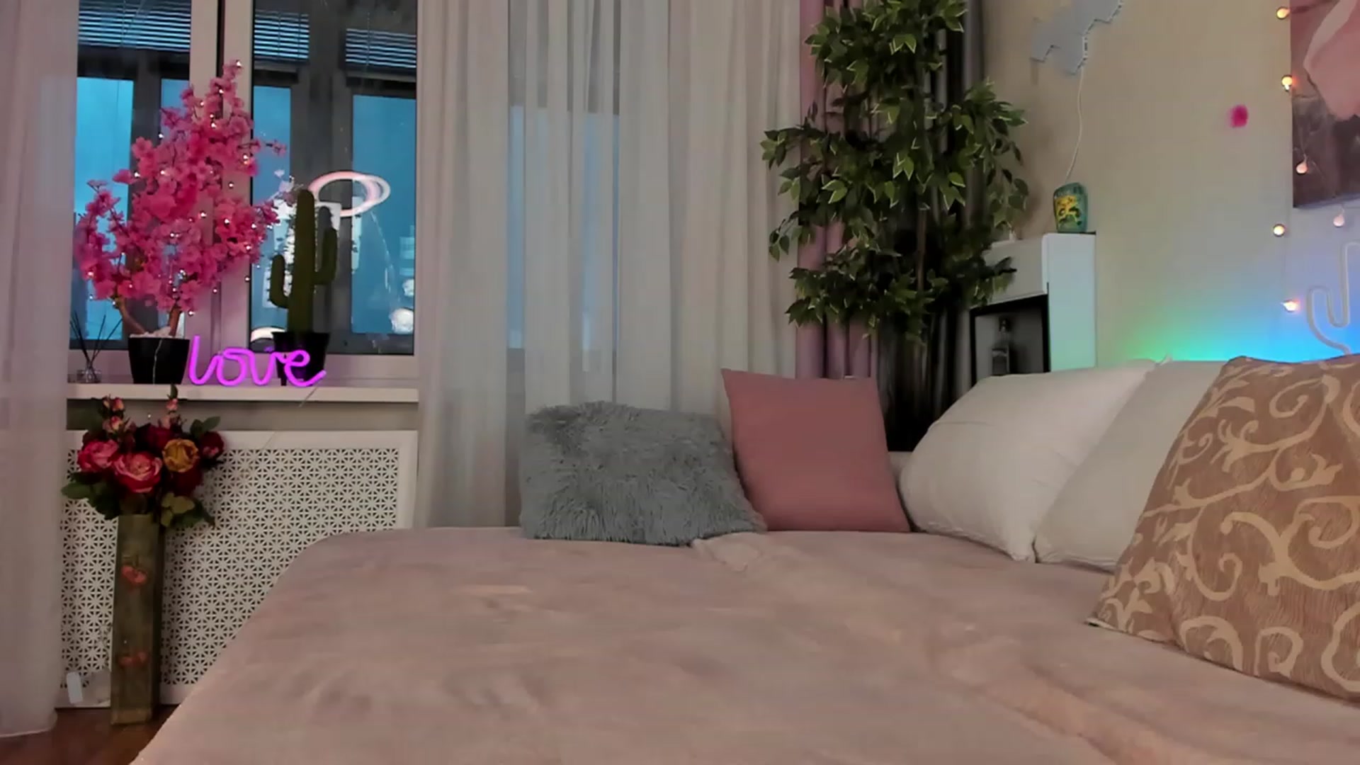 Gallery image thumbnail from Cherry__sugar's myfreecams stream on, 05/22/2023, 18:41 image 4 of 20