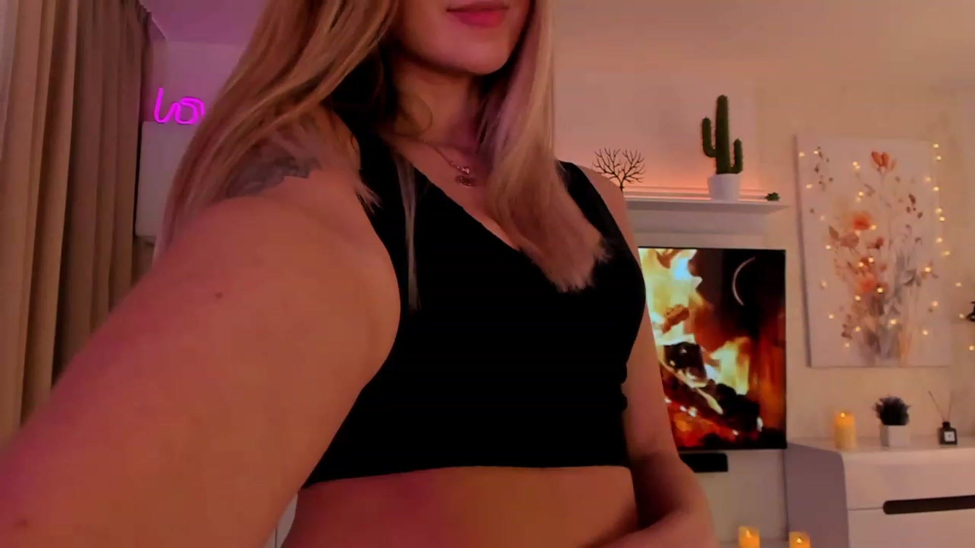 Gallery image thumbnail from Cherry__sugar's myfreecams stream on, 10/04/2023, 17:58 image 12 of 20