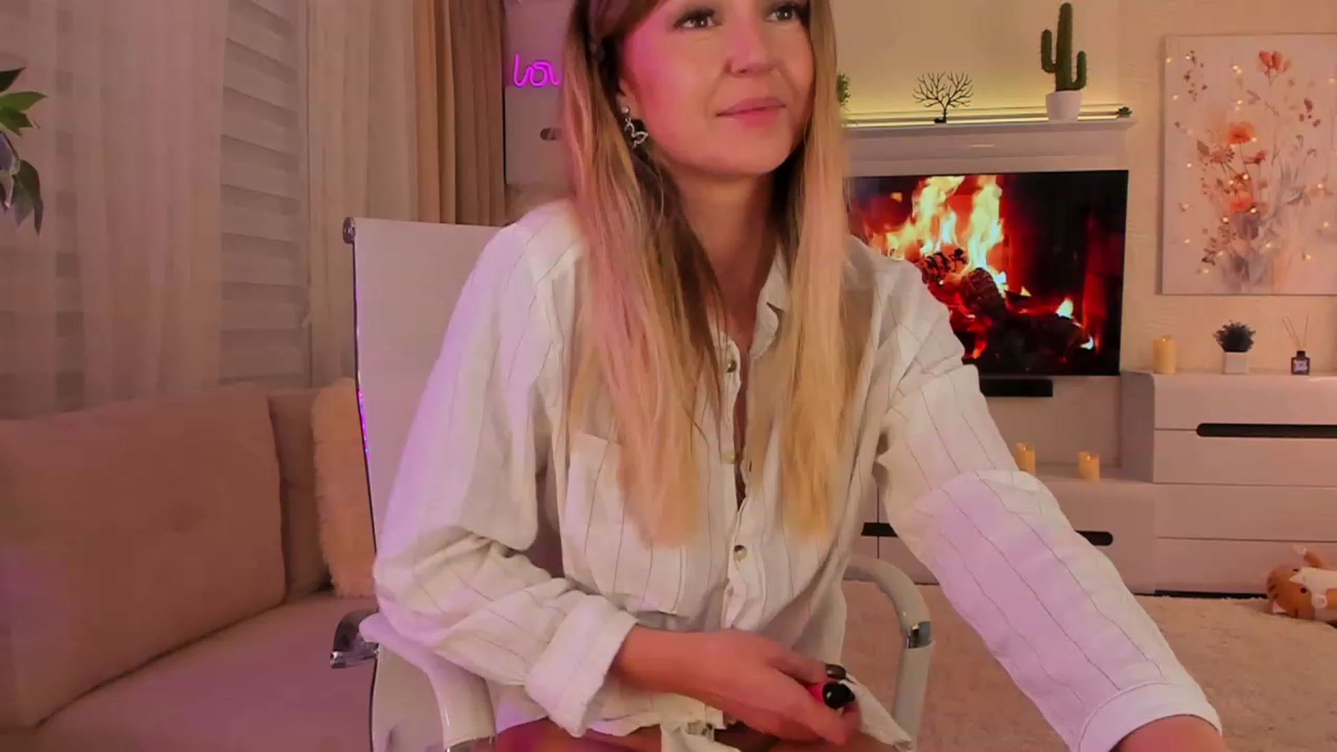 Gallery image thumbnail from Cherry__sugar's myfreecams stream on, 10/17/2023, 17:58 image 16 of 20