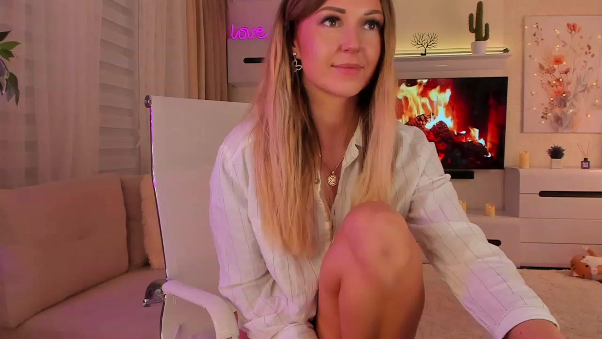 Gallery image thumbnail from Cherry__sugar's myfreecams stream on, 10/17/2023, 17:58 image 18 of 20