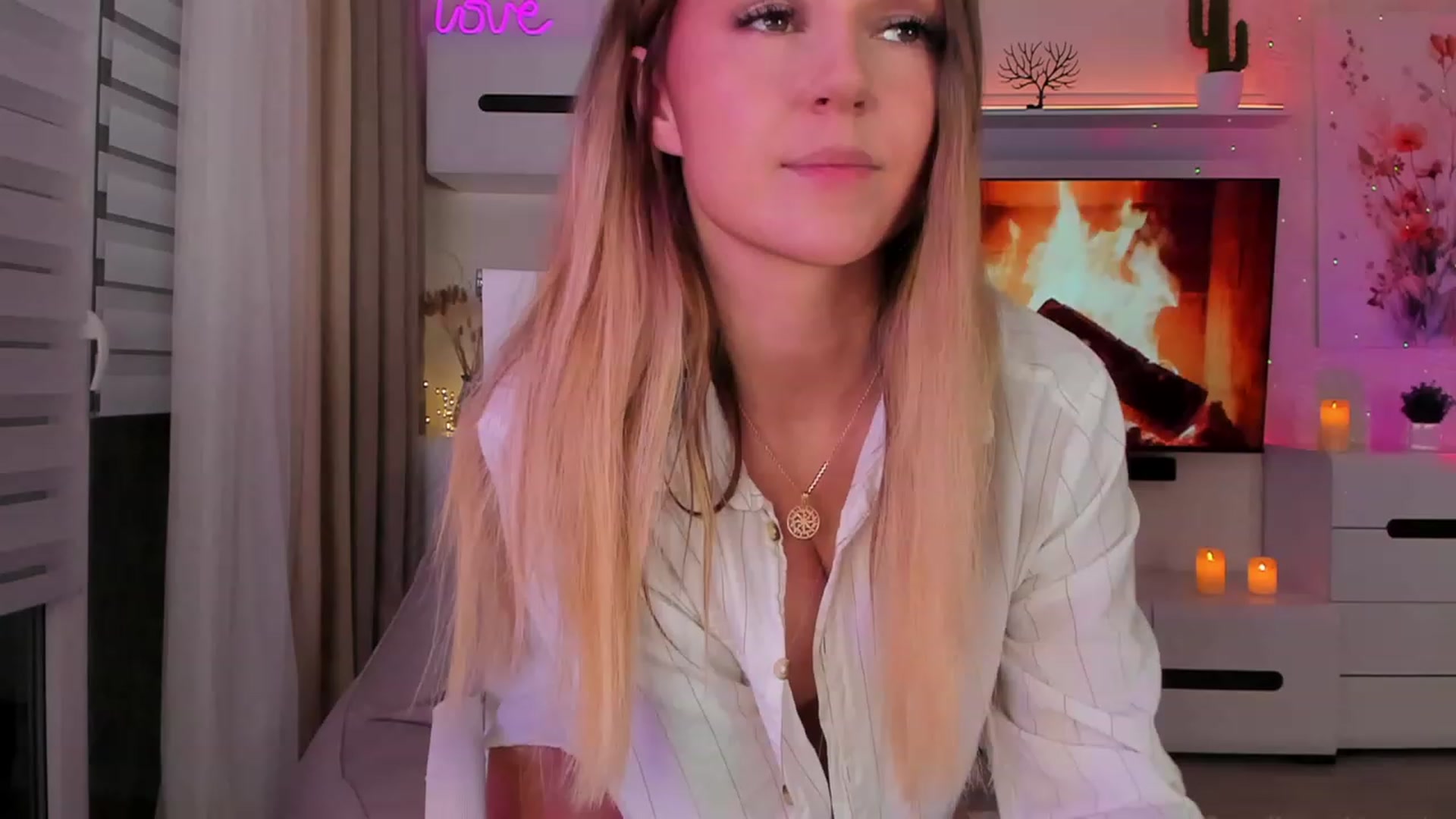 Gallery image thumbnail from Cherry__sugar's myfreecams stream on, 11/19/2023, 19:45 image 5 of 20