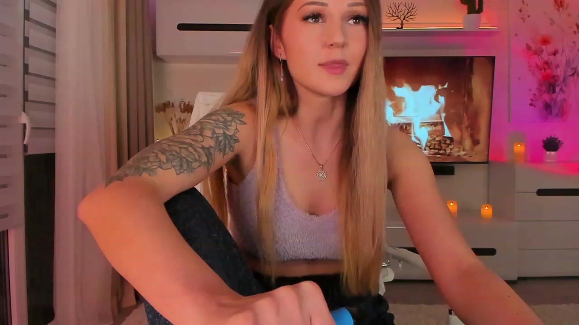 Gallery image thumbnail from Cherry__sugar's myfreecams stream on, 11/29/2023, 20:50 image 1 of 20