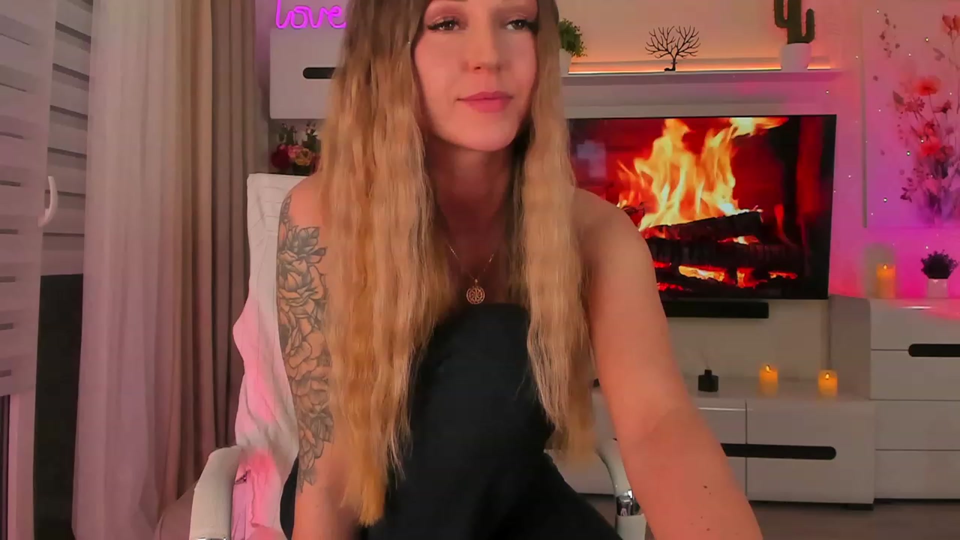Gallery image thumbnail from Cherry__sugar's myfreecams stream on, 12/05/2023, 21:06 image 1 of 20