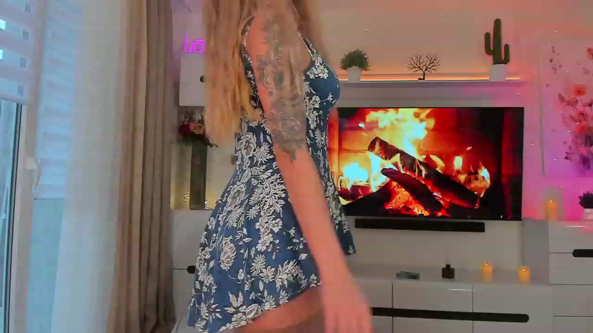 Gallery image thumbnail from Cherry__sugar's myfreecams stream on, 12/09/2023, 14:00 image 12 of 20