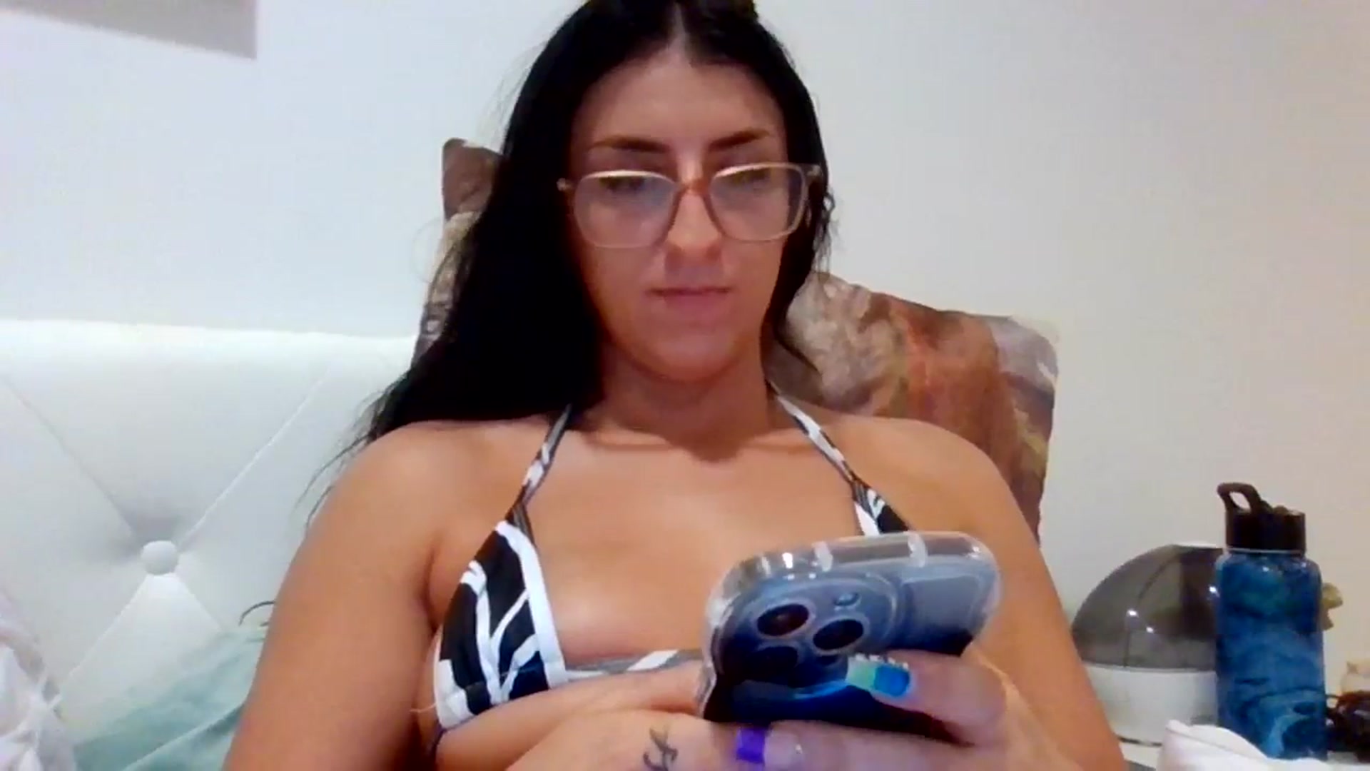 Gallery image thumbnail from Cherry_jade's myfreecams stream on, 08/29/2023, 04:14 image 14 of 20
