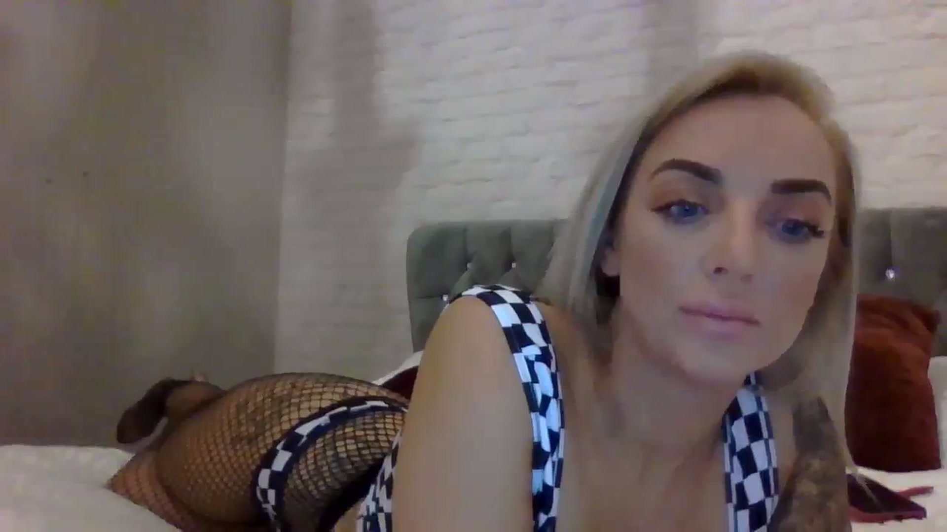 Gallery image thumbnail from Cherry_sour's myfreecams stream on, 11/02/2023, 11:17 image 18 of 20