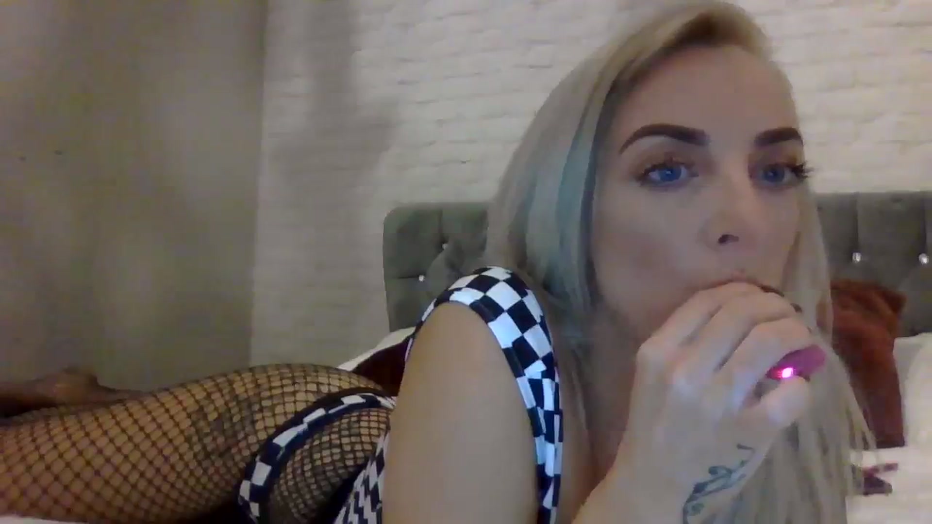 Gallery image thumbnail from Cherry_sour's myfreecams stream on, 11/02/2023, 11:17 image 12 of 20