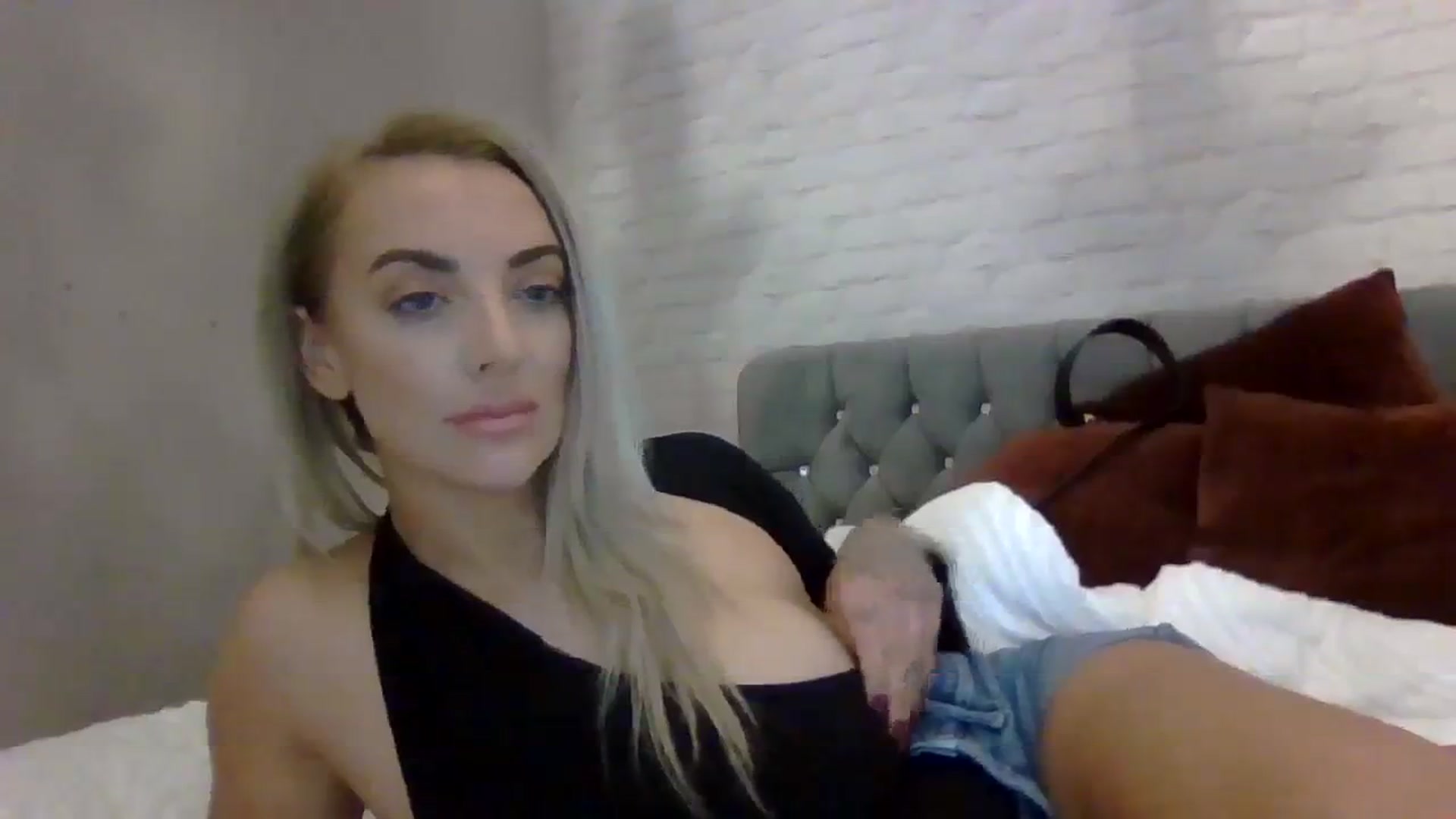 Gallery image thumbnail from Cherry_sour's myfreecams stream on, 11/07/2023, 12:20 image 17 of 20