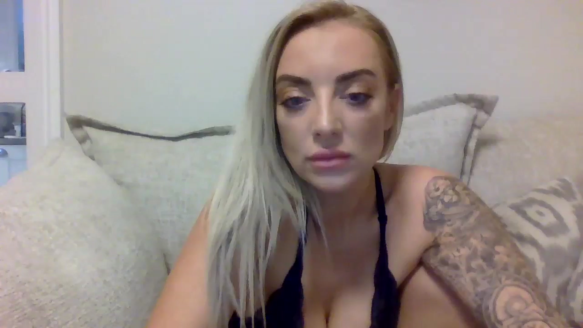 Gallery image thumbnail from Cherry_sour's myfreecams stream on, 11/10/2023, 12:33 image 11 of 20