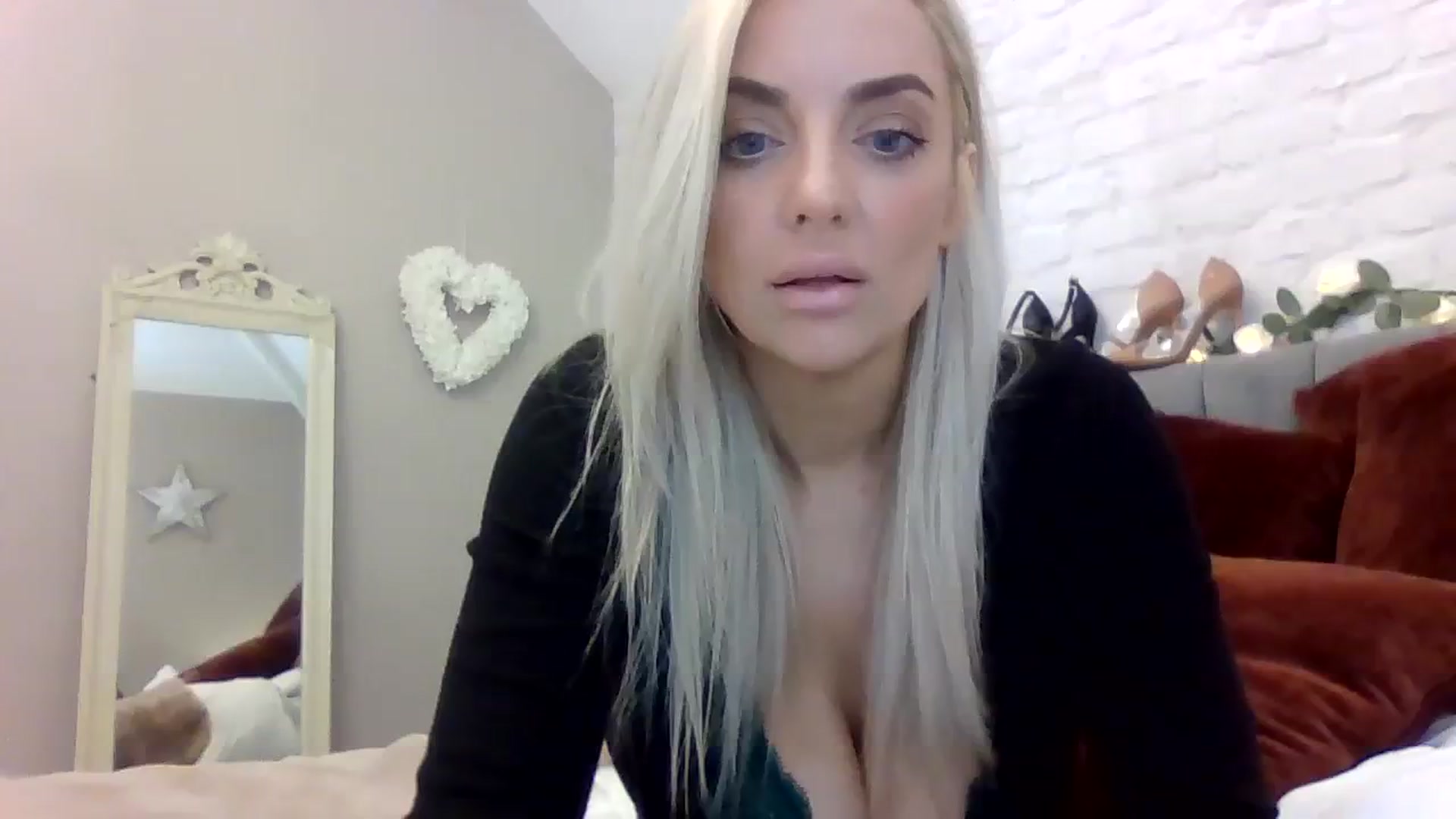 Gallery image thumbnail from Cherry_sour's myfreecams stream on, 11/17/2023, 13:13 image 18 of 20